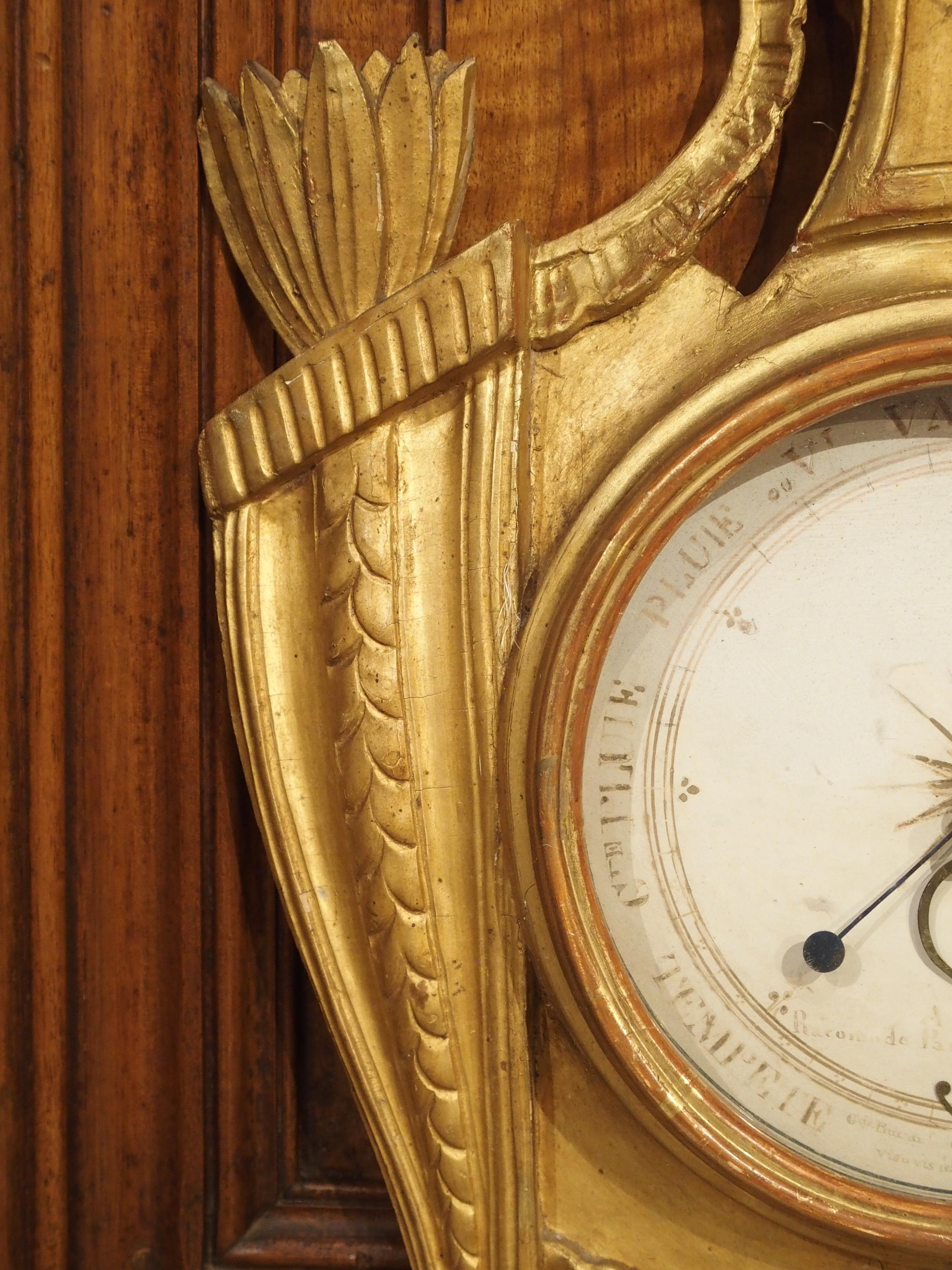 Termómetro barómetro parisino de madera dorada del siglo XVIII Tallado a mano en venta