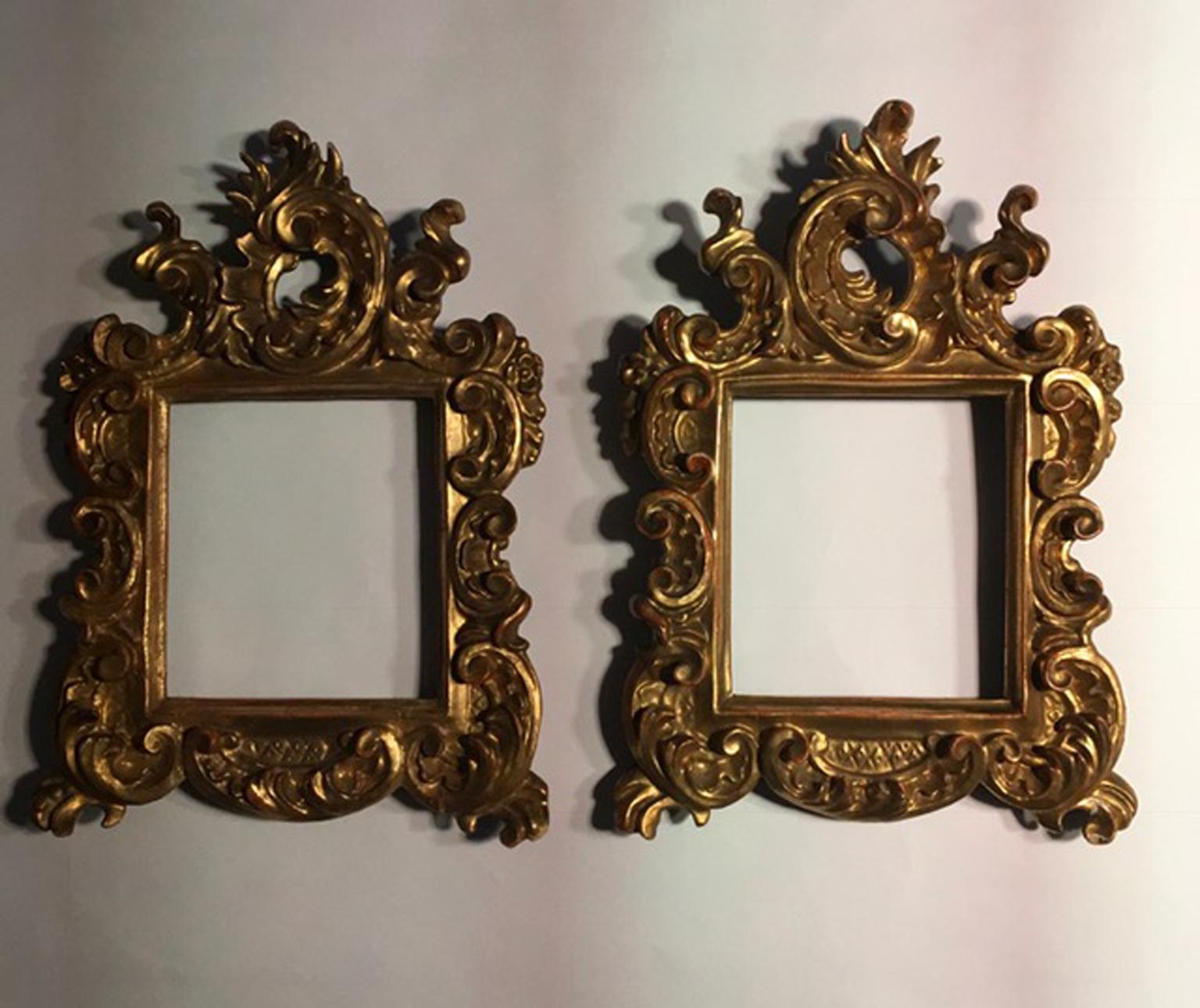 18th Century Patinated Gold Hand Carved Wood Pair of Frames Barocco Style, Italy 6