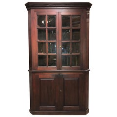 Armoire d'angle en noyer noir de Pennsylvanie du 18ème siècle avec provenance familiale