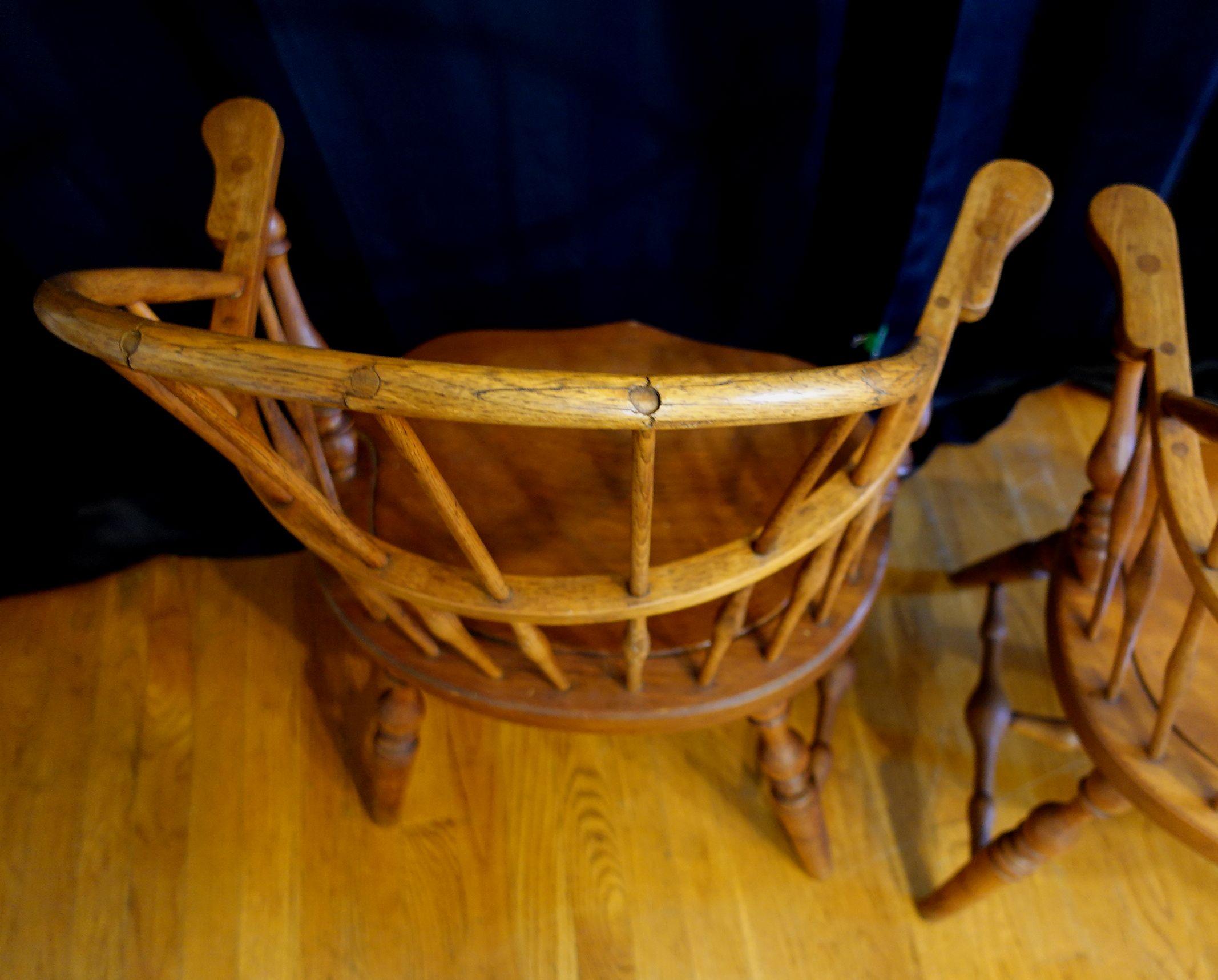 Fauteuil Windsor en chêne massif du 18ème siècle, Pennsylvanie en vente 3