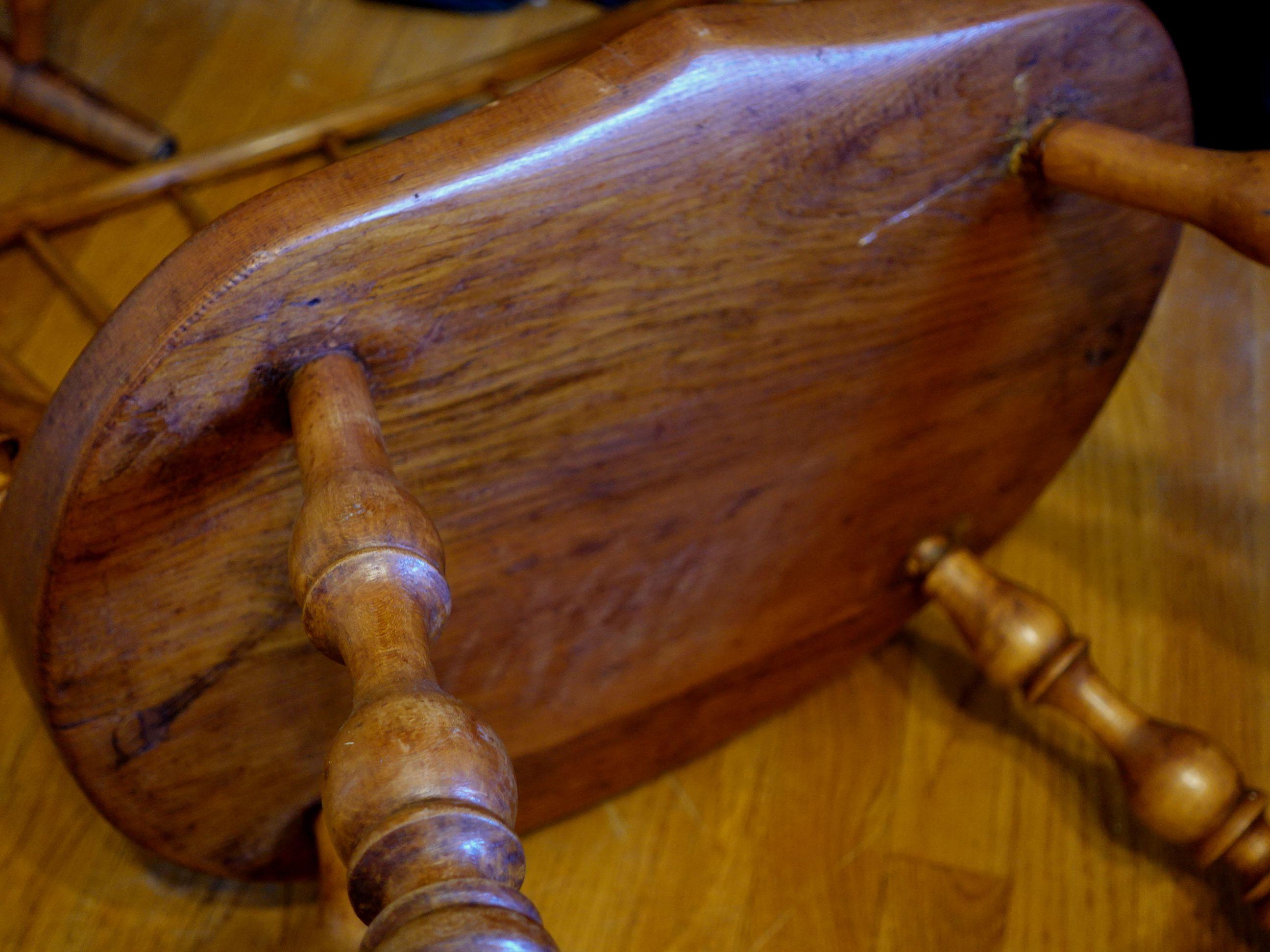 Fauteuil Windsor en chêne massif du 18ème siècle, Pennsylvanie en vente 8