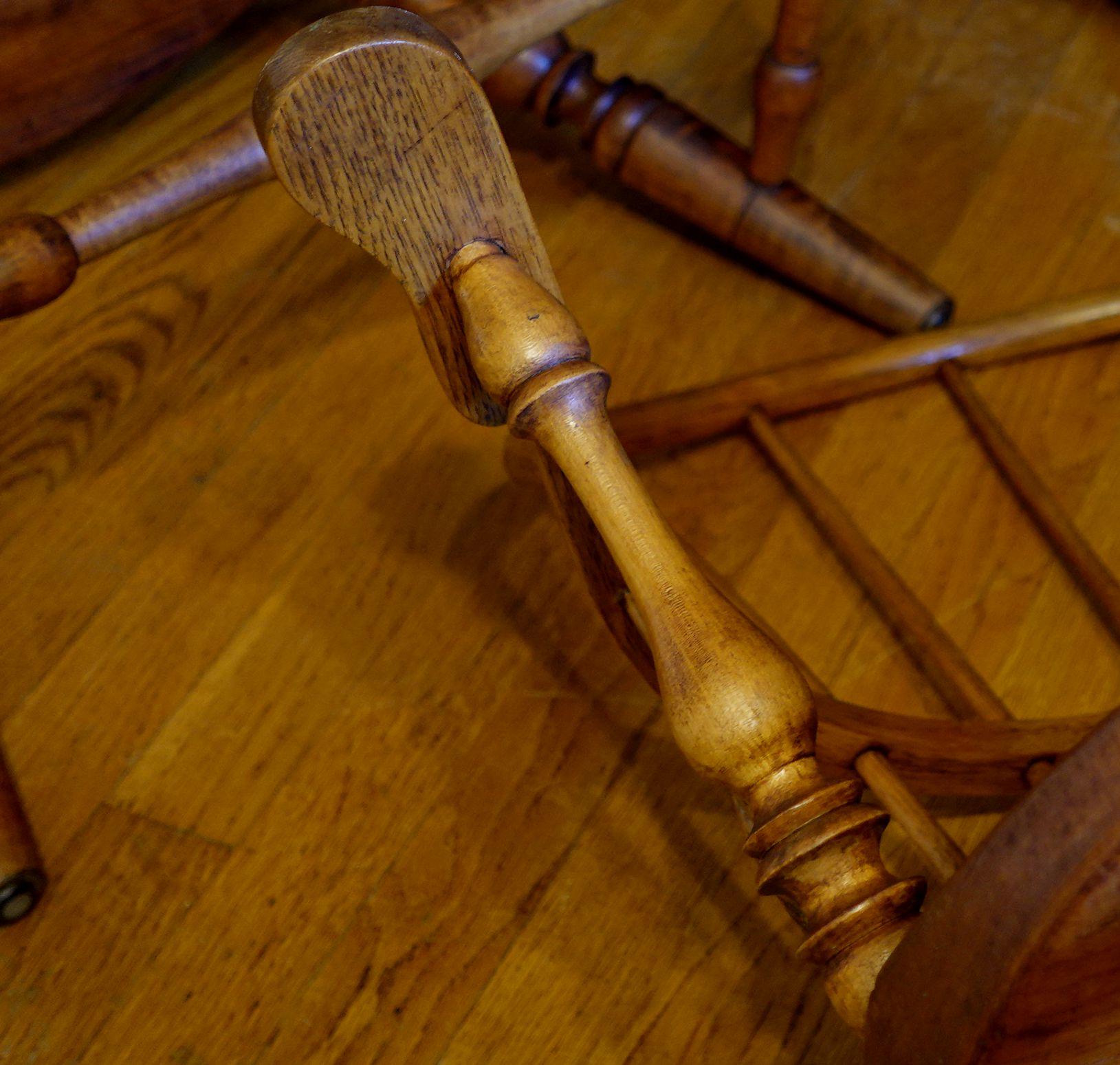 Fauteuil Windsor en chêne massif du 18ème siècle, Pennsylvanie en vente 9
