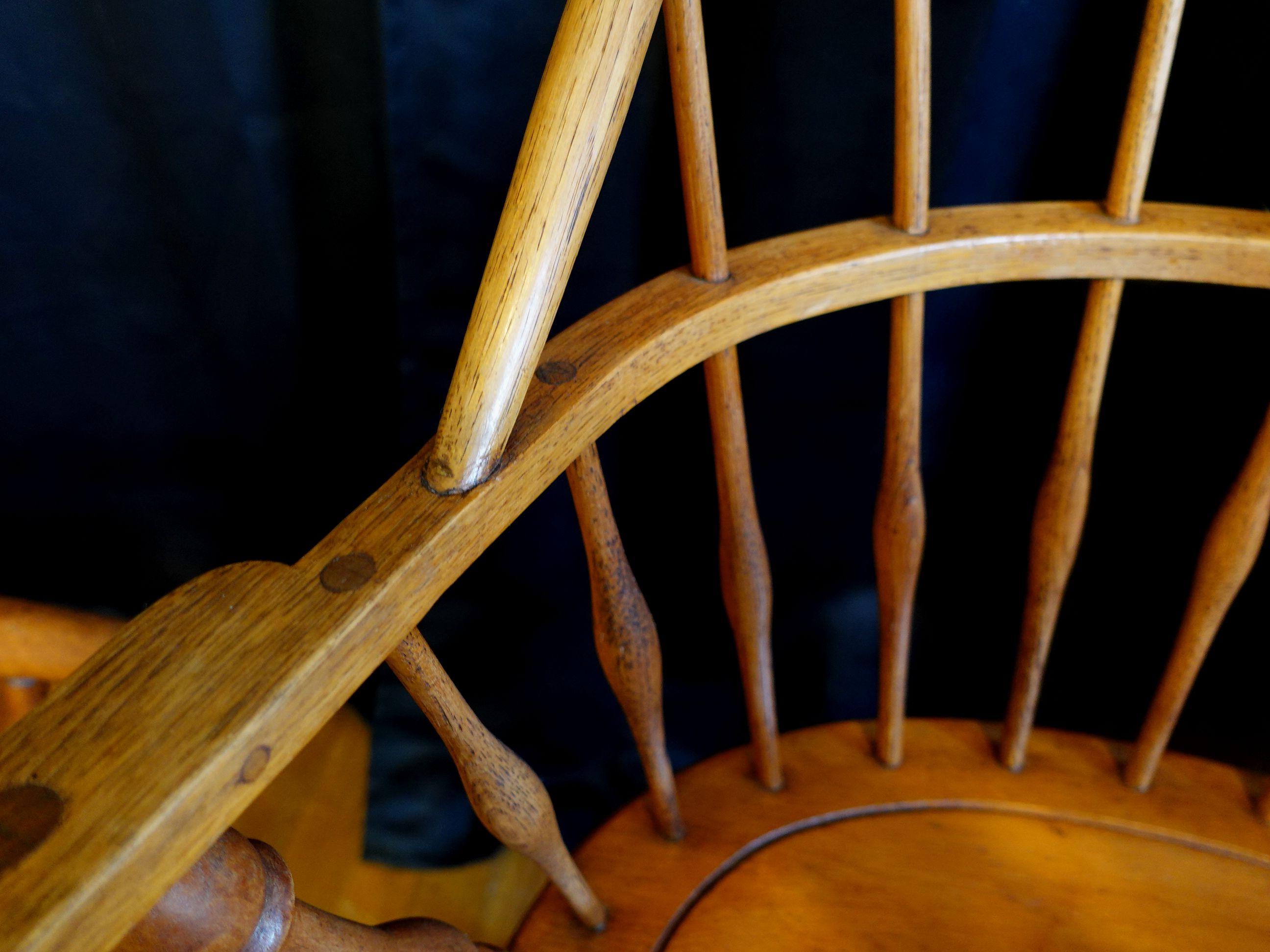 Fauteuil Windsor en chêne massif du 18ème siècle, Pennsylvanie en vente 13