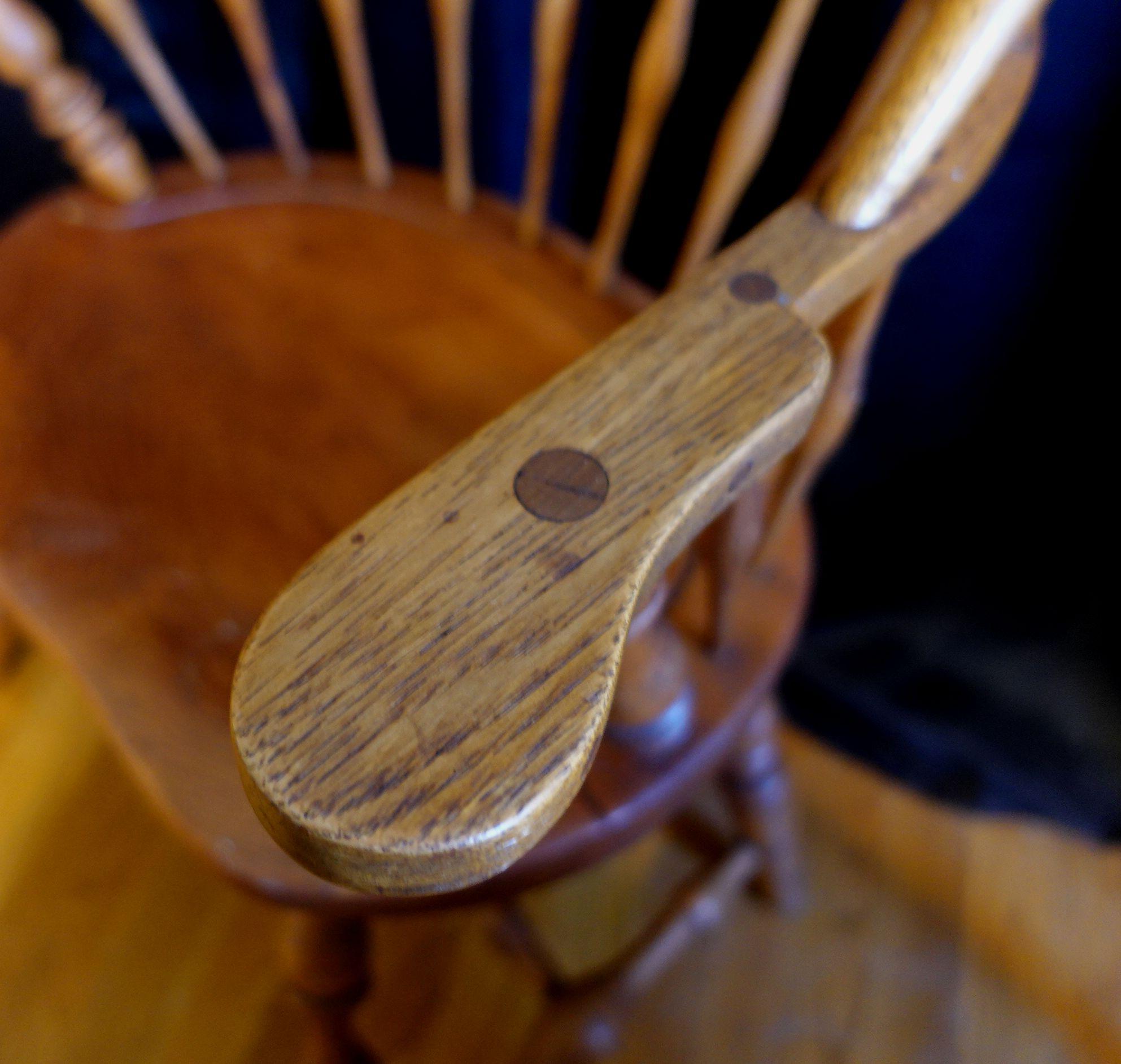 Bois Fauteuil Windsor en chêne massif du 18ème siècle, Pennsylvanie en vente