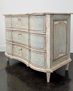 18th Century Period Baroque Serpentine Front Chest Of Drawers