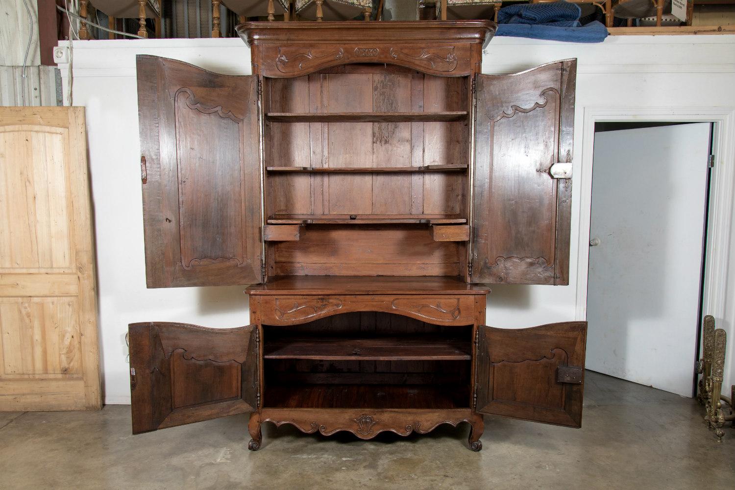 18th Century Period French Louis XV Walnut Chateau Buffet Deux Corps   In Excellent Condition In Birmingham, AL