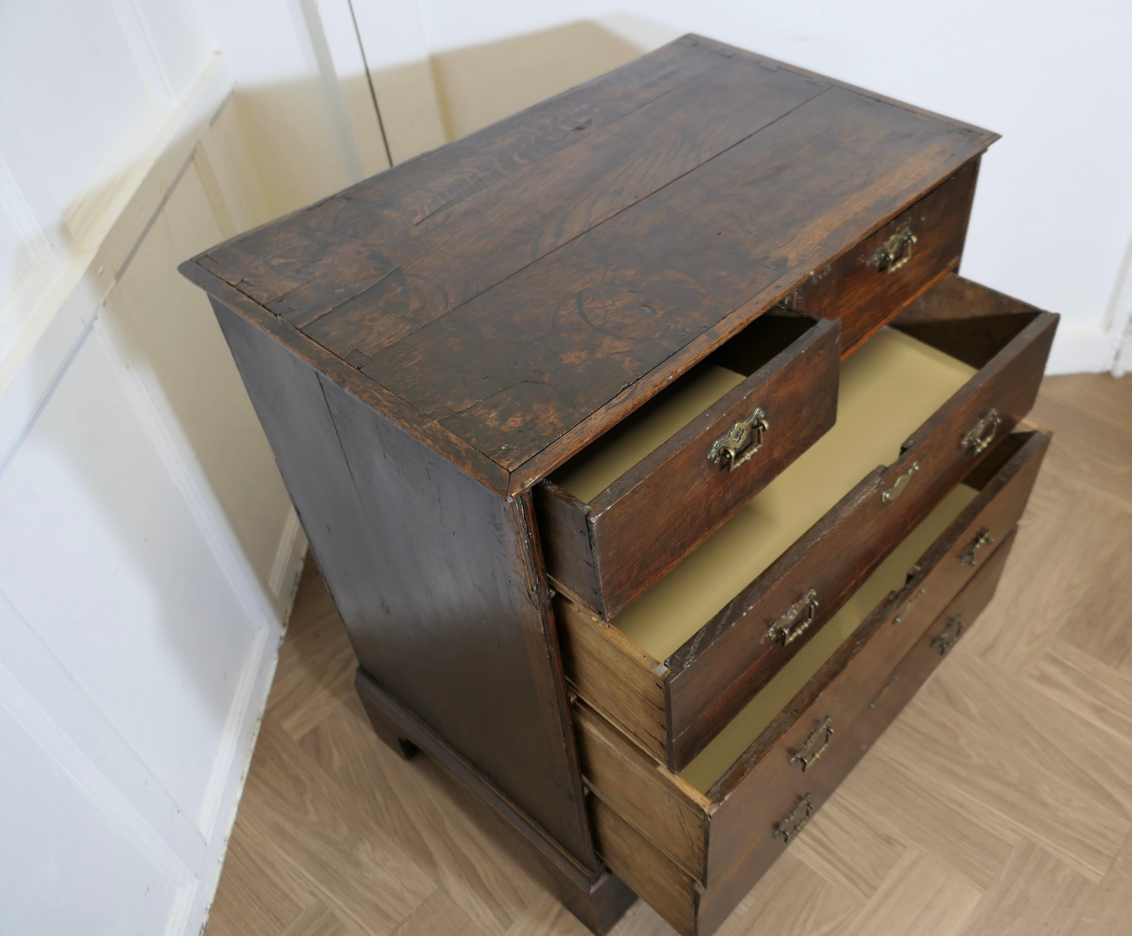 Fino al XVIII secolo Cassettiera in Oak del XVIII secolo in vendita