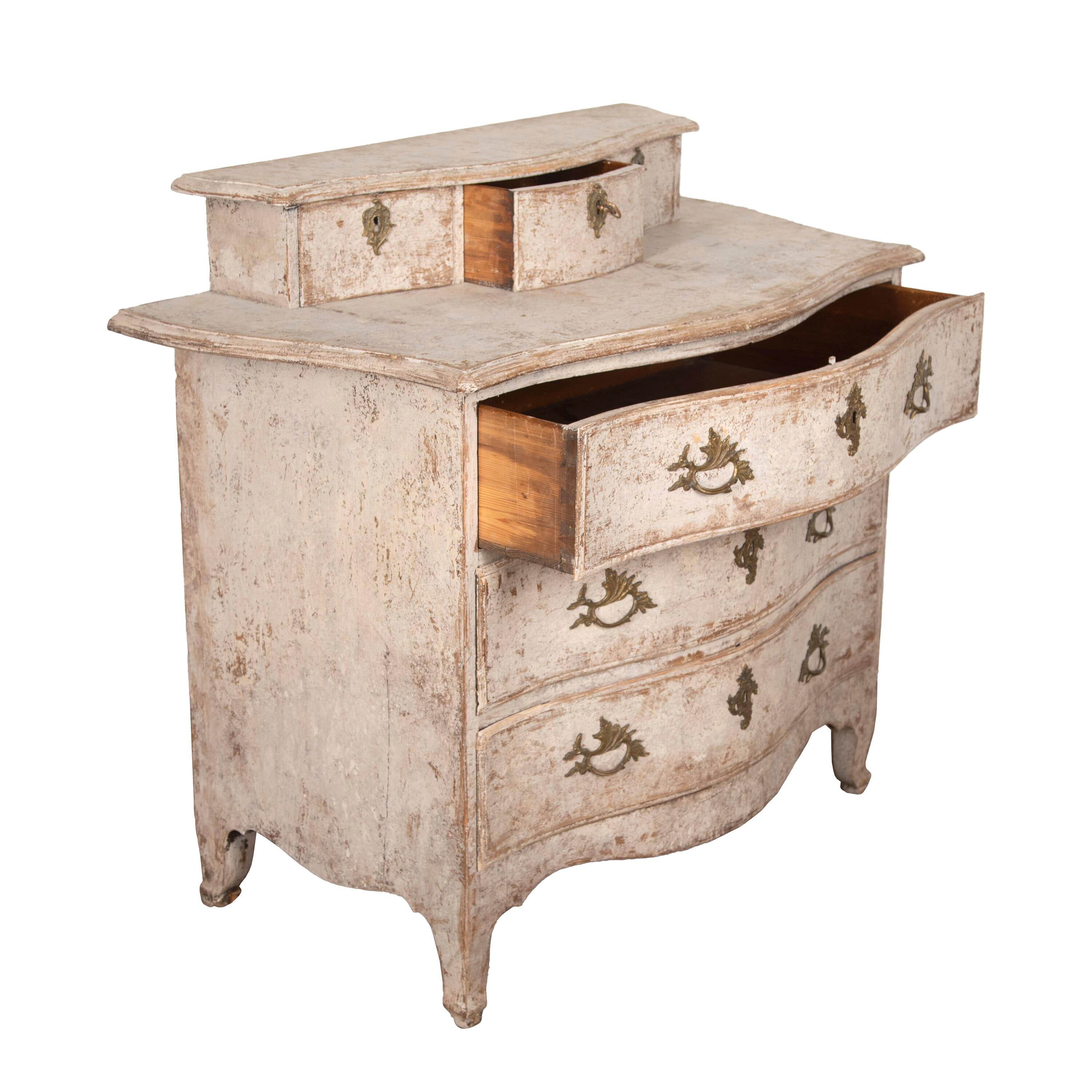 18th Century Period Rococo Commode In Good Condition For Sale In Tetbury, Gloucestershire