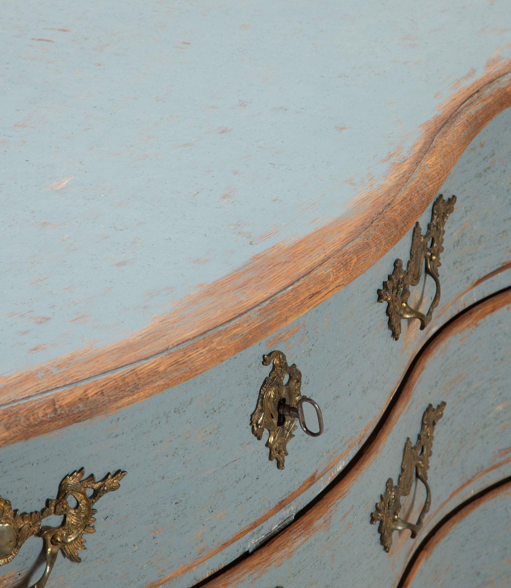 A period Rococo serpentine front commode with three removal drawers on the top. 
Featuring original brass hardware with a stamp on the back, a sign of quality furniture, Stockholm makers, A Beckmann Stockholm.
