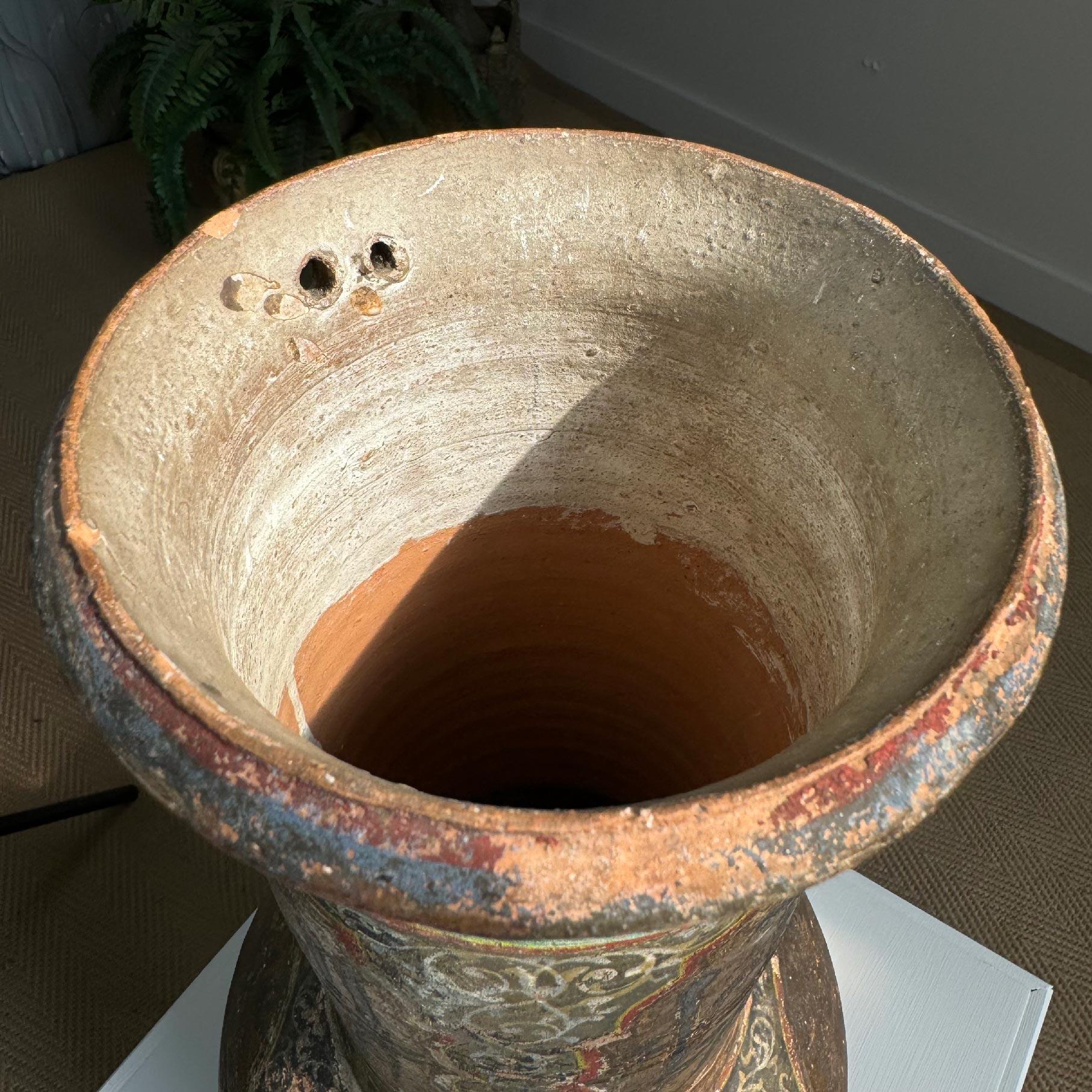 18th Century Persian Polychrome and Gold Decorated Terracotta Vase In Good Condition For Sale In Hastings, GB