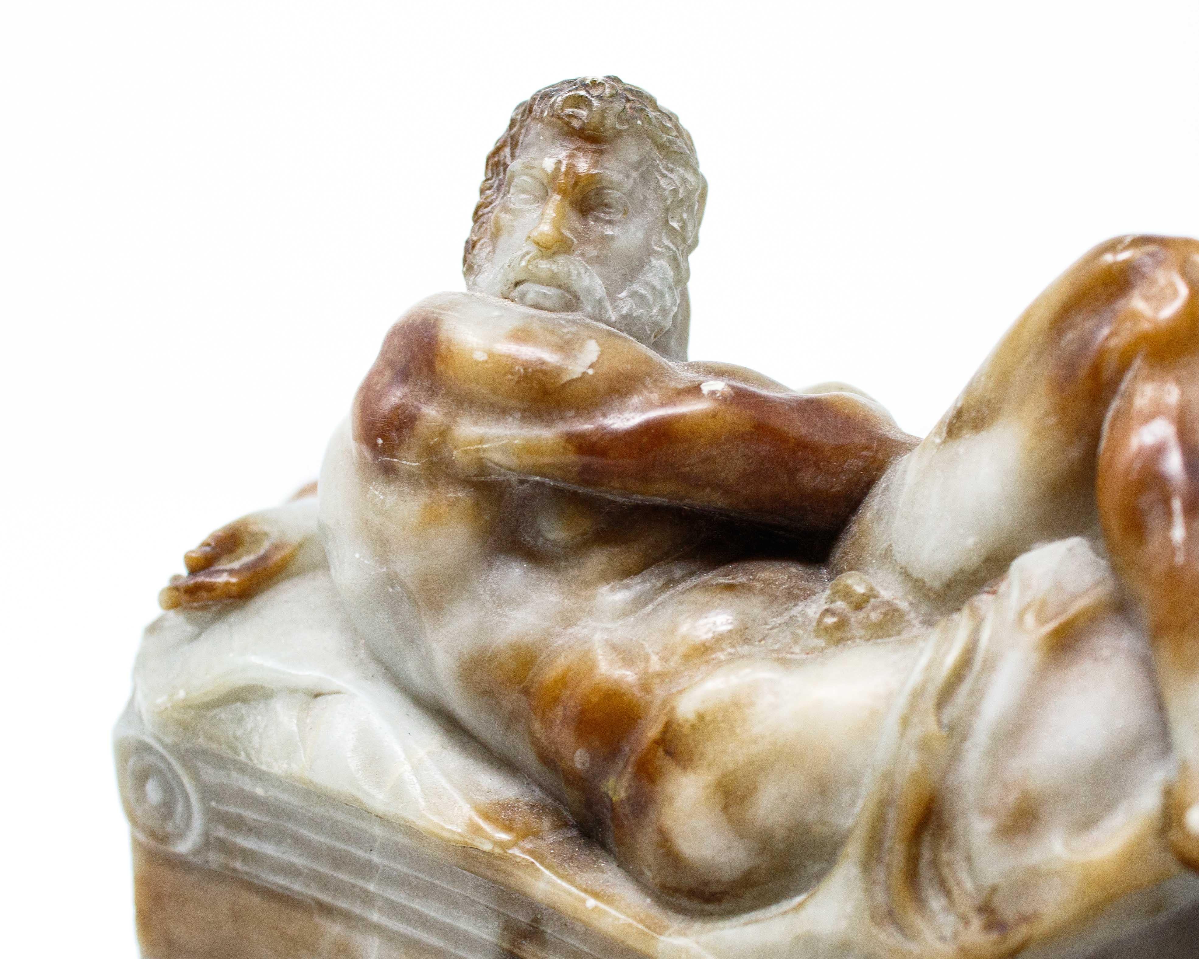 Personnalisation de la sculpture du jour en albâtre du 18e siècle en vente 4