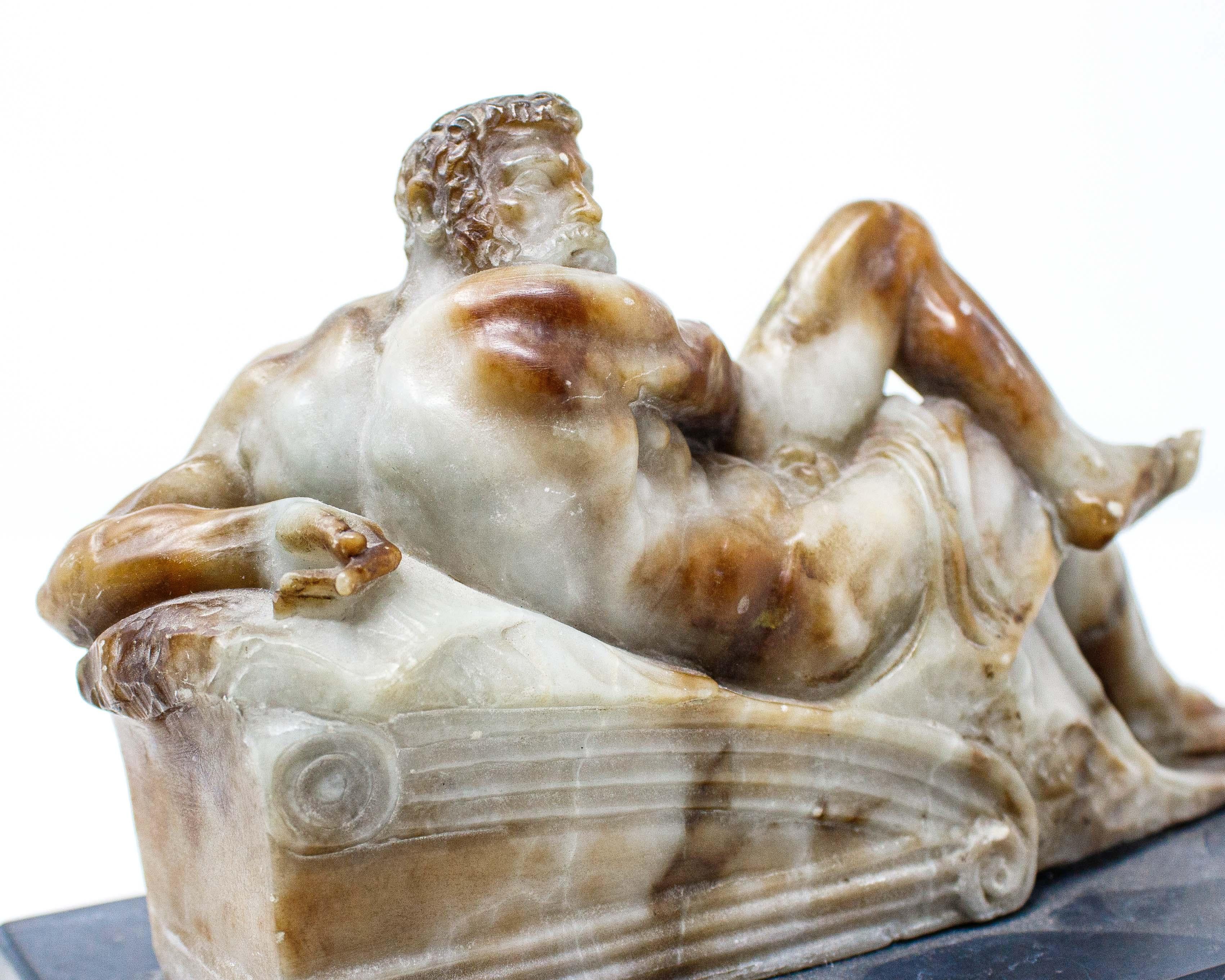 Personnalisation de la sculpture du jour en albâtre du 18e siècle en vente 6