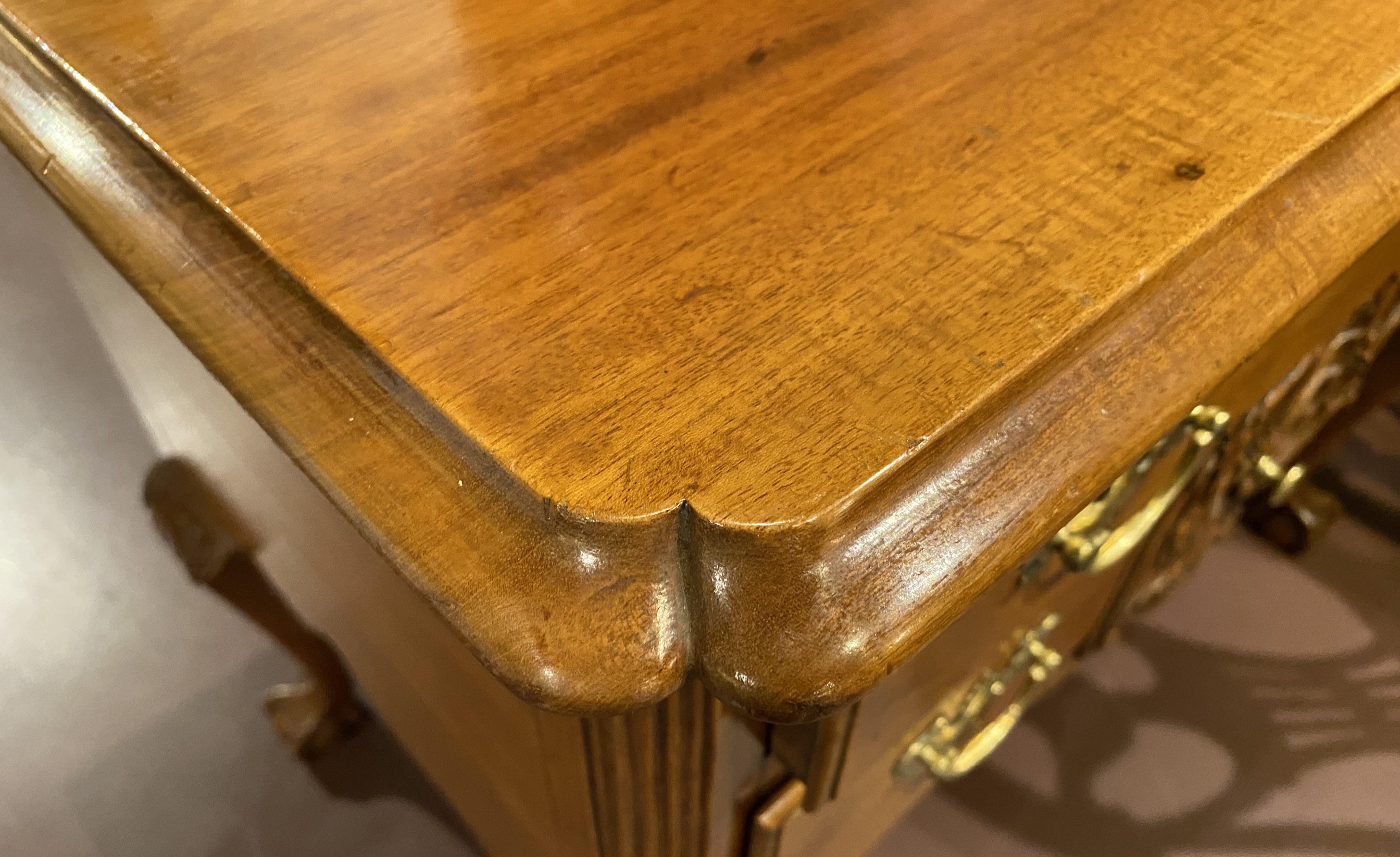 18th Century Philadelphia Carved Chippendale Lowboy 3