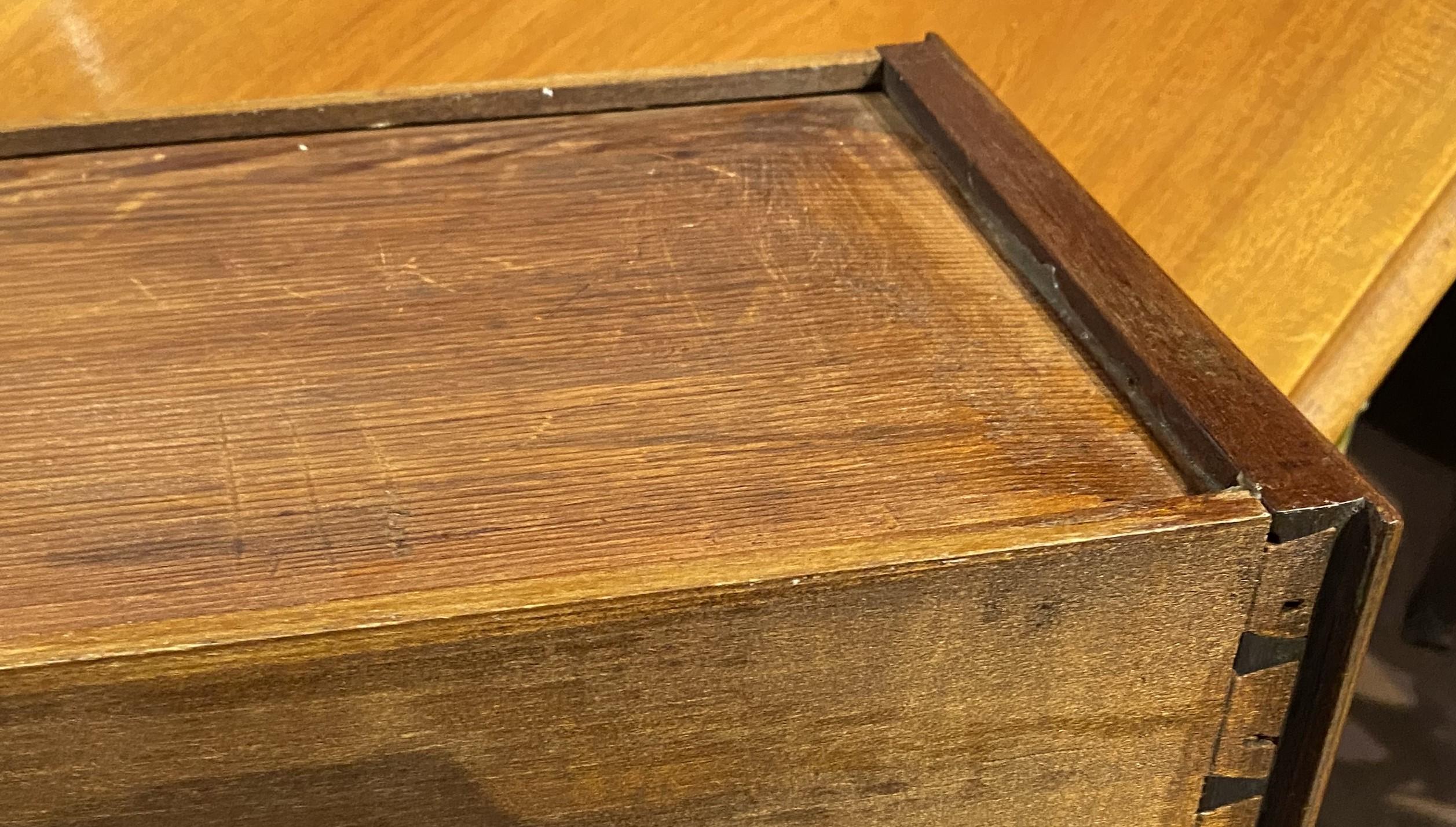 18th Century Philadelphia Carved Chippendale Lowboy 6