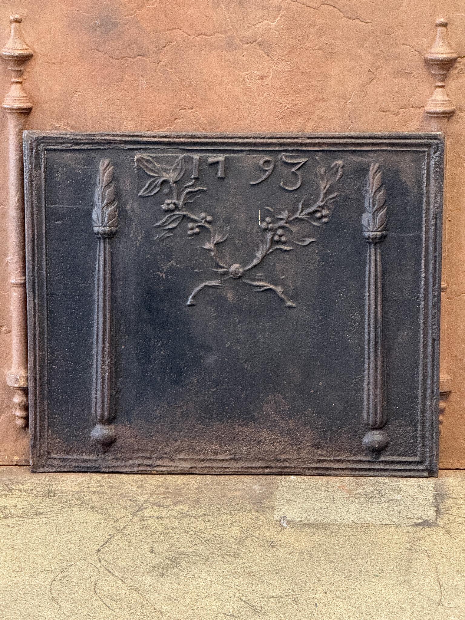 18th Century 'Pillars with Decoration' Fireback / Backsplash, France In Good Condition For Sale In Amerongen, Amerongen