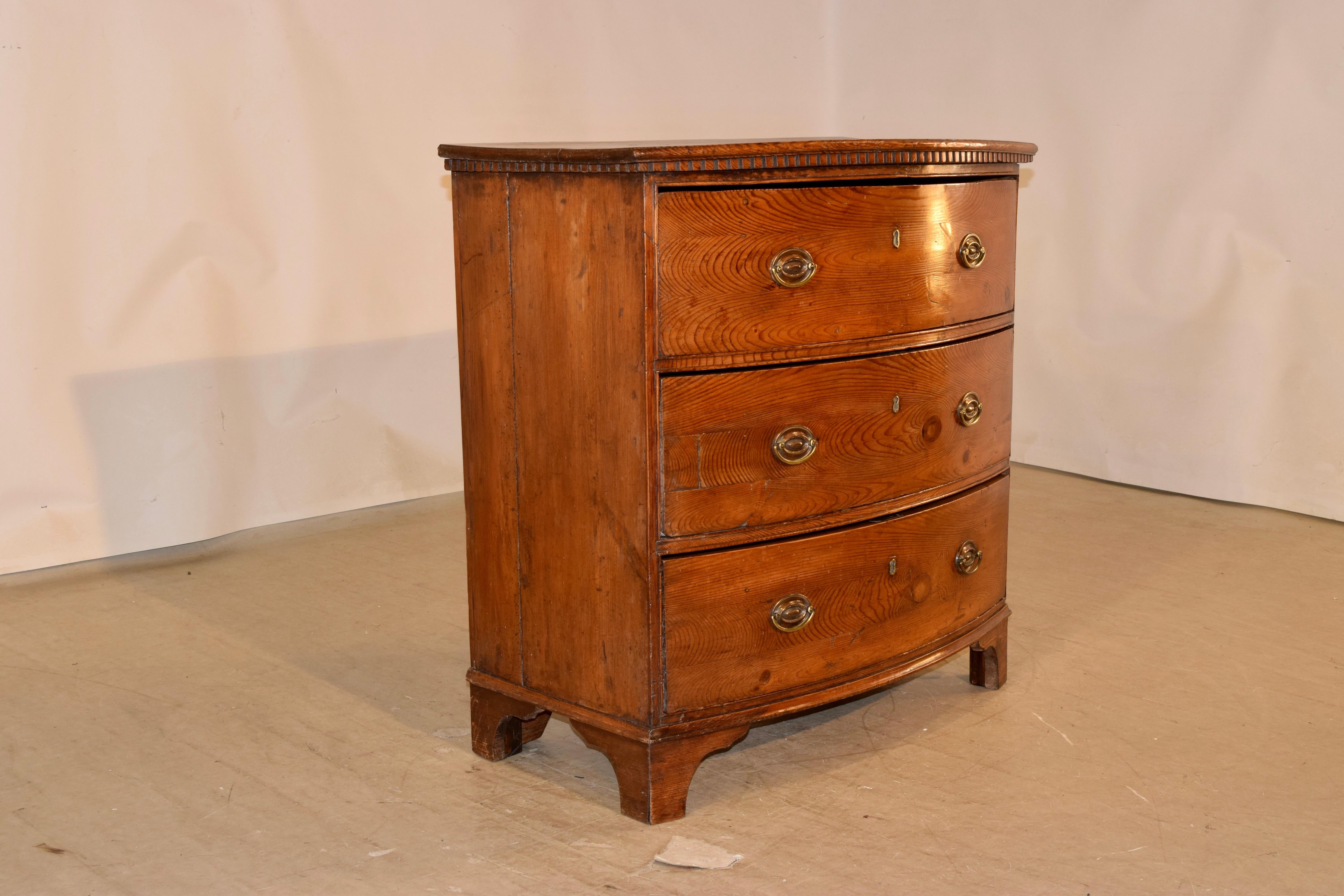 18th Century Pine Bow Front Chest 5