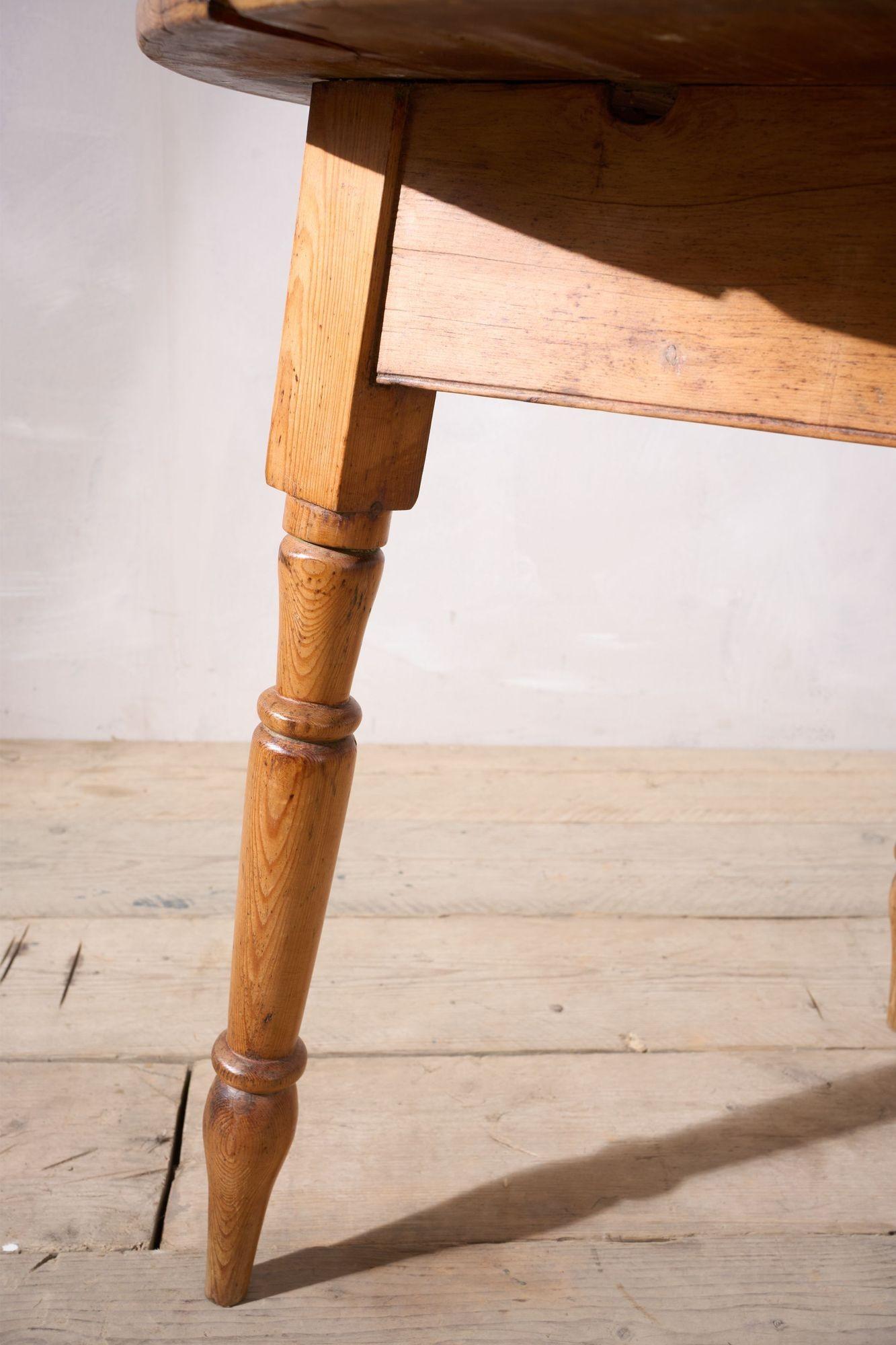 Pin Table de cricket en pin du XVIIIe siècle en vente