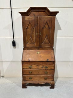 Bibliothèque à secret en pin du XVIIIe siècle