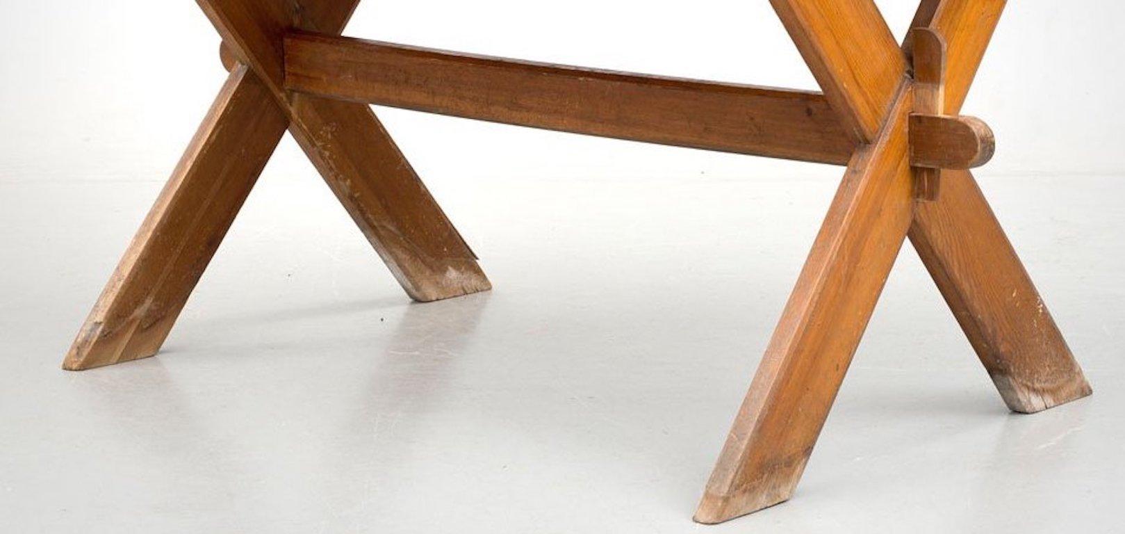18th Century Pine Wood Swedish Rectangular Easel Side Table (Schwedisch) im Angebot