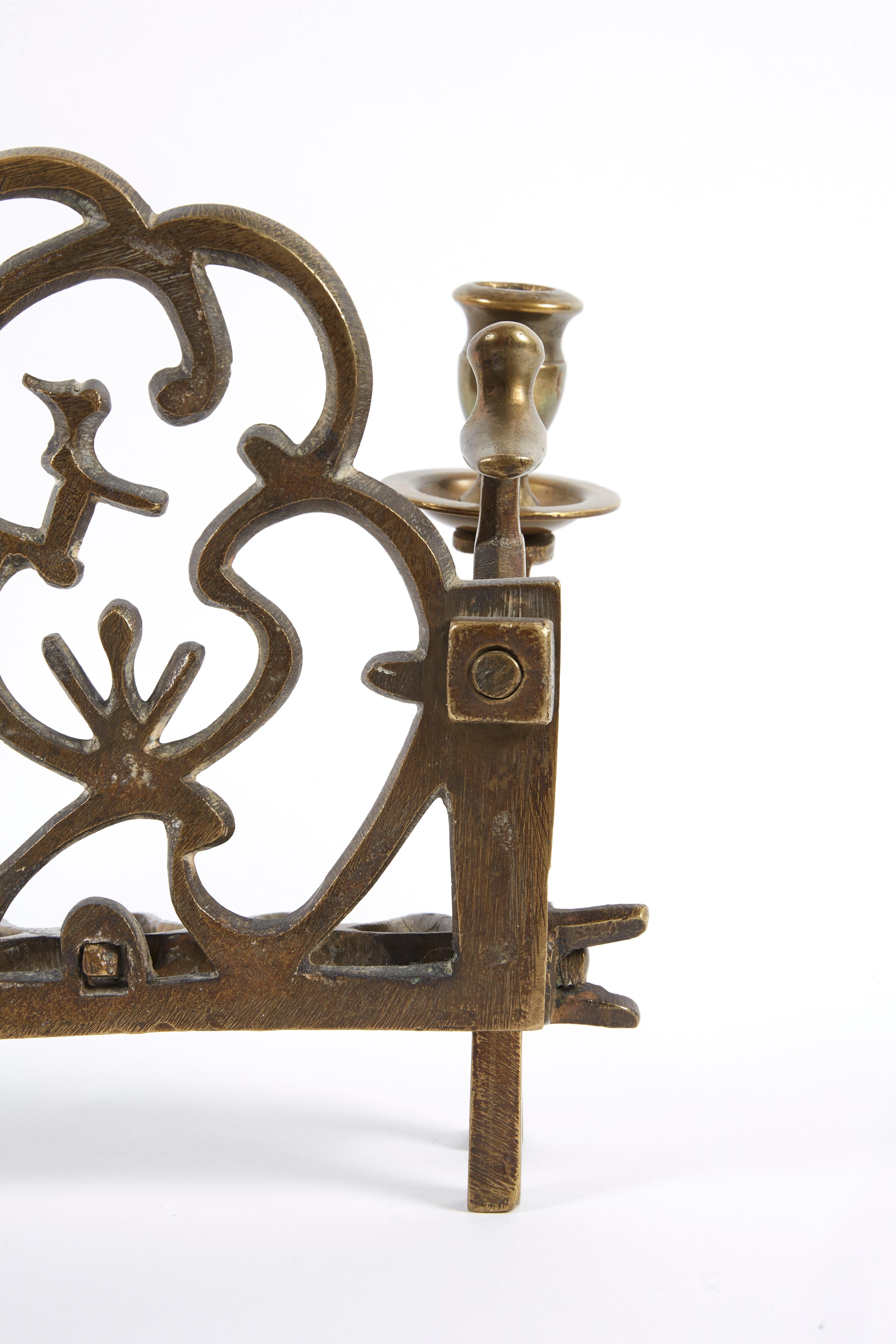 ménorah en laiton polonais du 18ème siècle pour la lampe de Hanukkah en vente 2