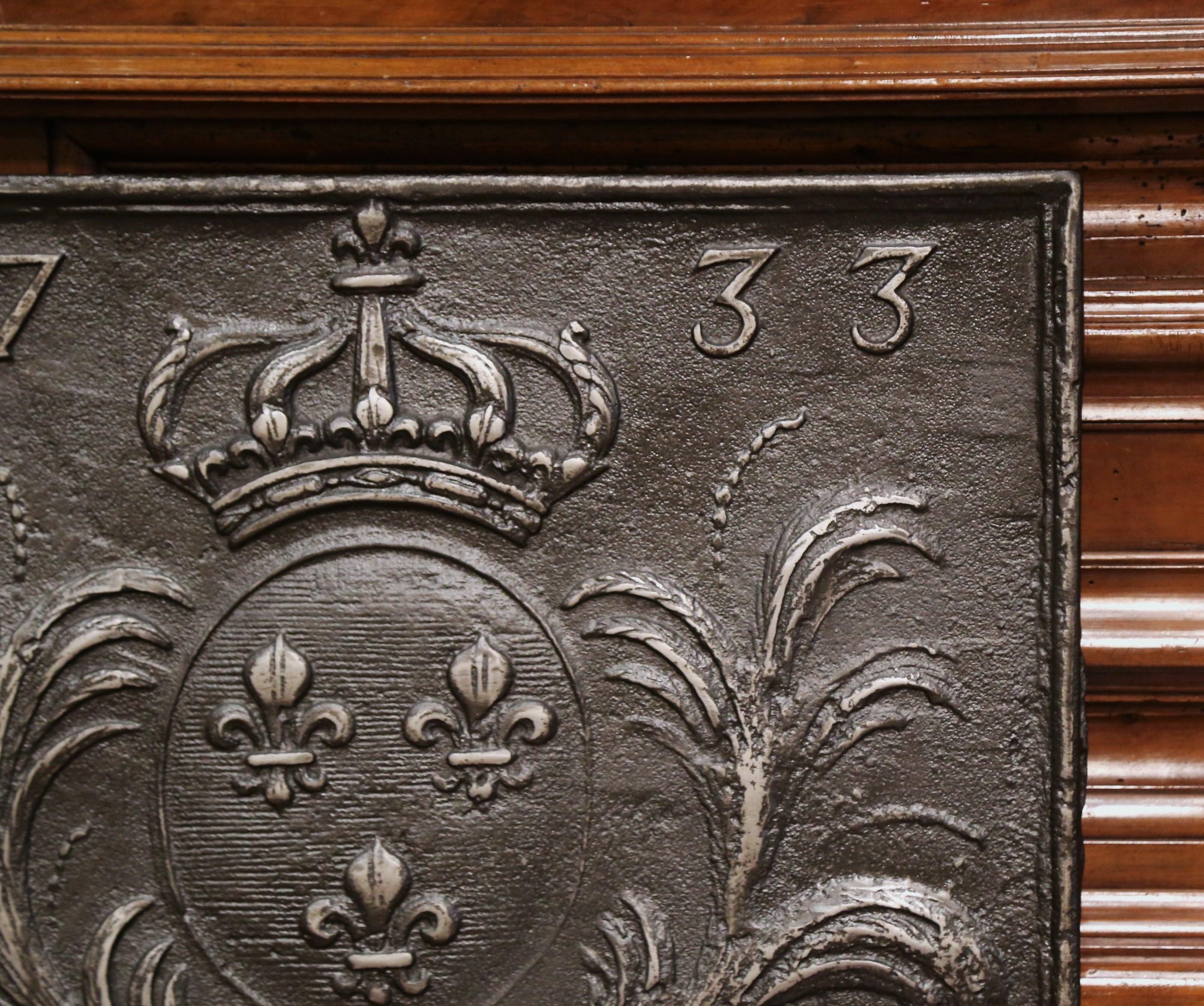 18th Century Polished Iron Fireback with Royal Coat of Arms of France In Excellent Condition In Dallas, TX