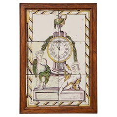 Reloj del siglo XVIII con azulejos policromados de Delft y querubines