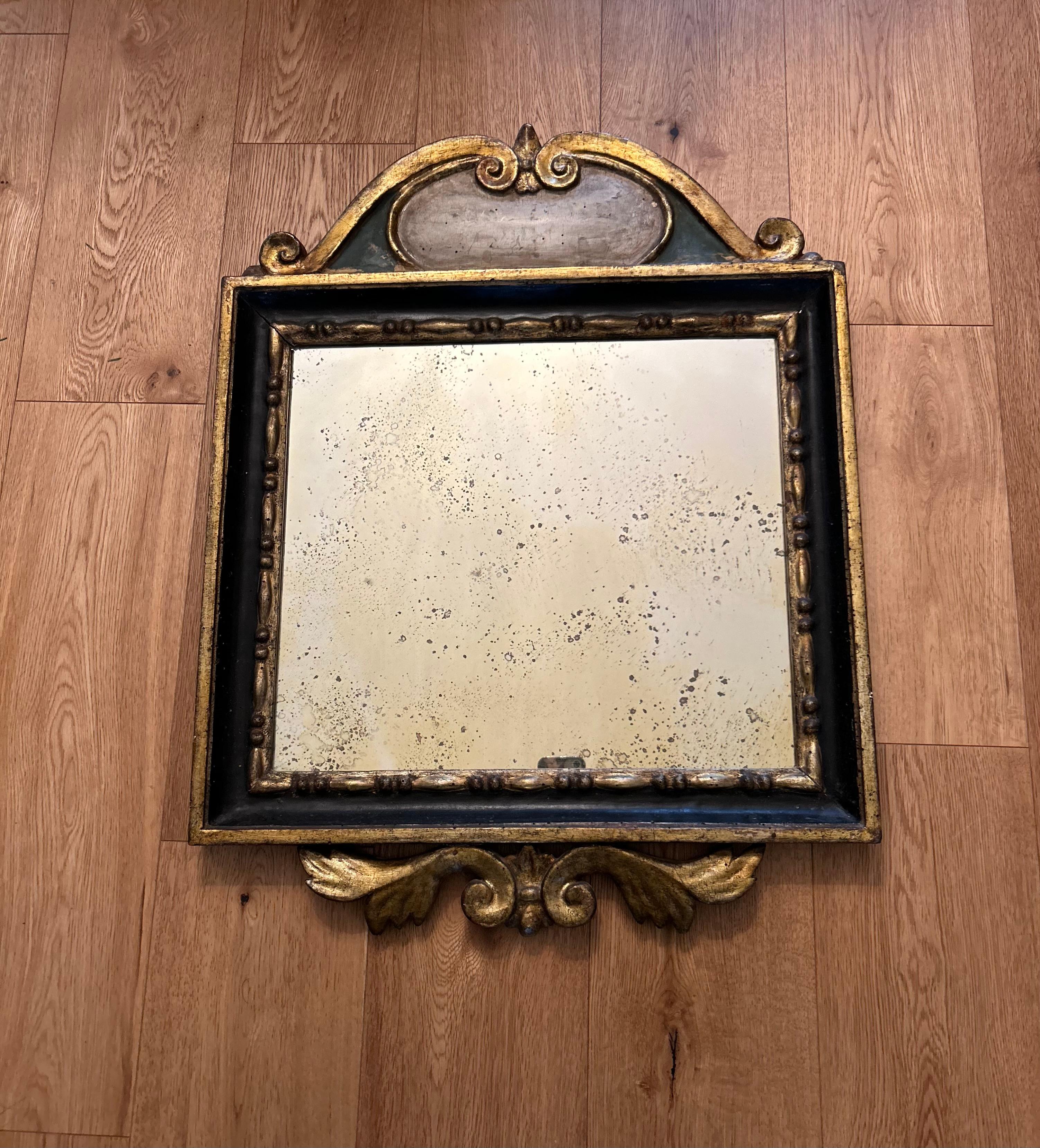 Néoclassique Miroir à fronton polychrome du 18e siècle en vente