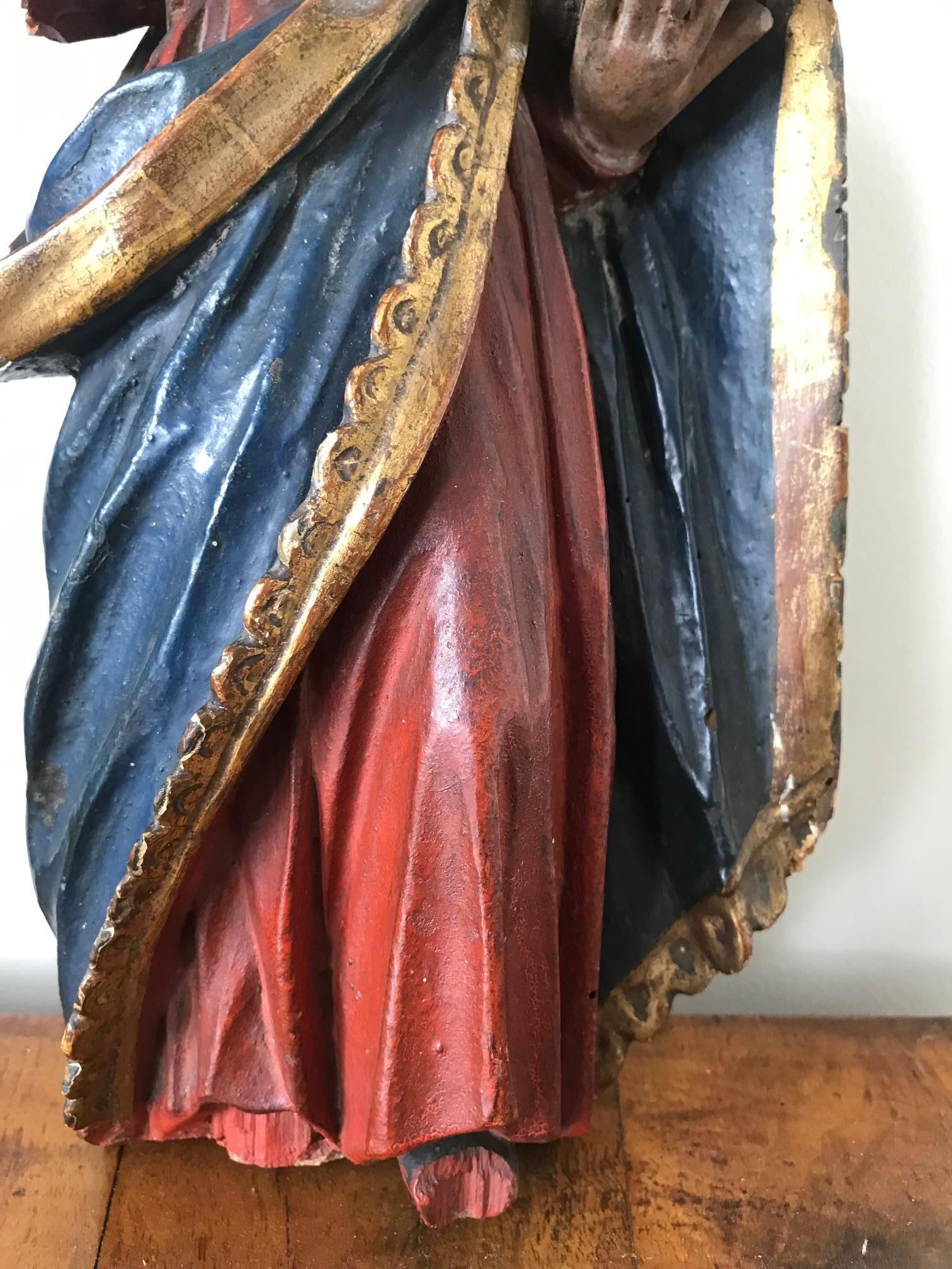 18th Century Polychrome Statue In Distressed Condition For Sale In London, GB