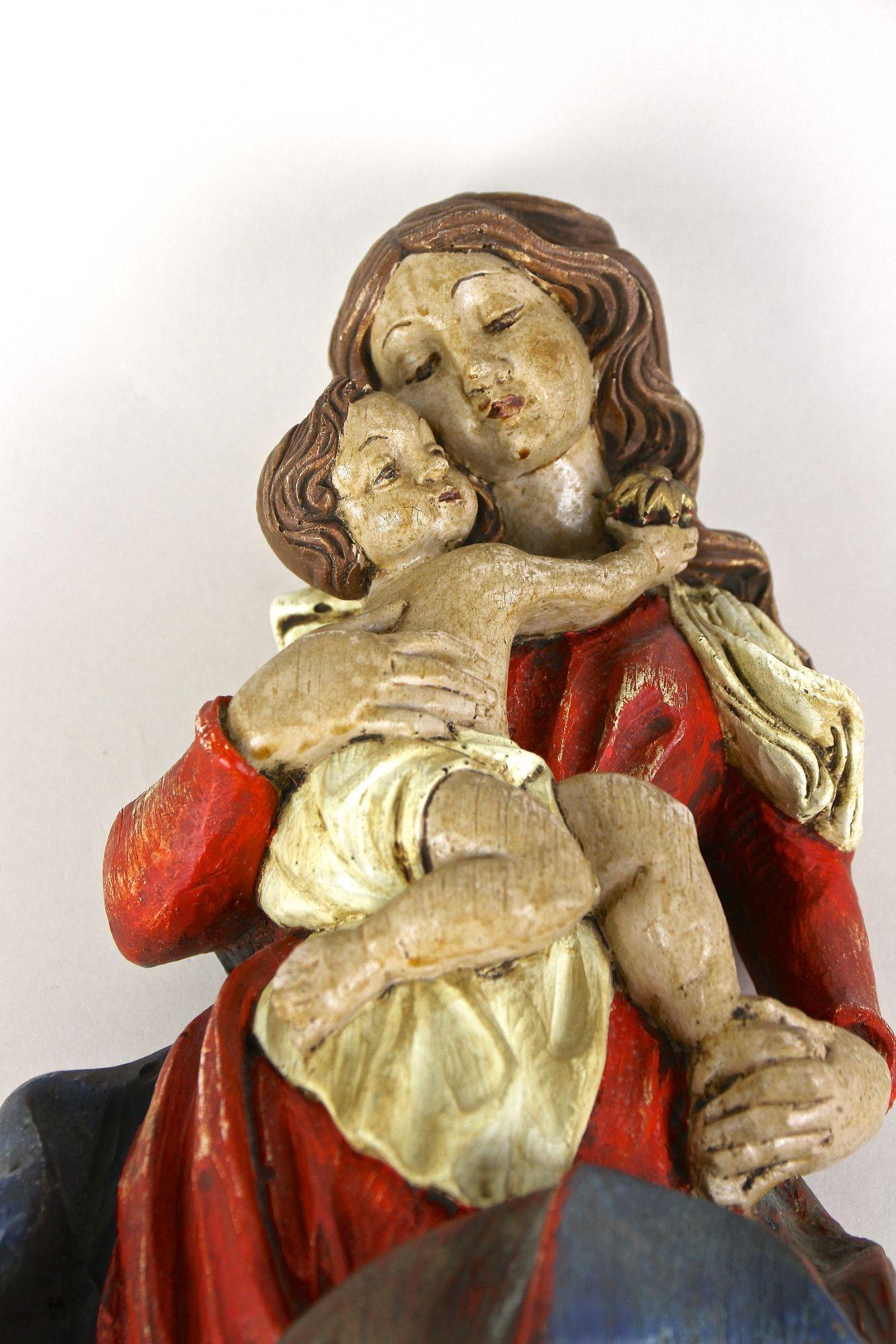 18th Century Polychrome Virgin & Child Wall Sculpture, Handcarved, AT ca. 1760 For Sale 5
