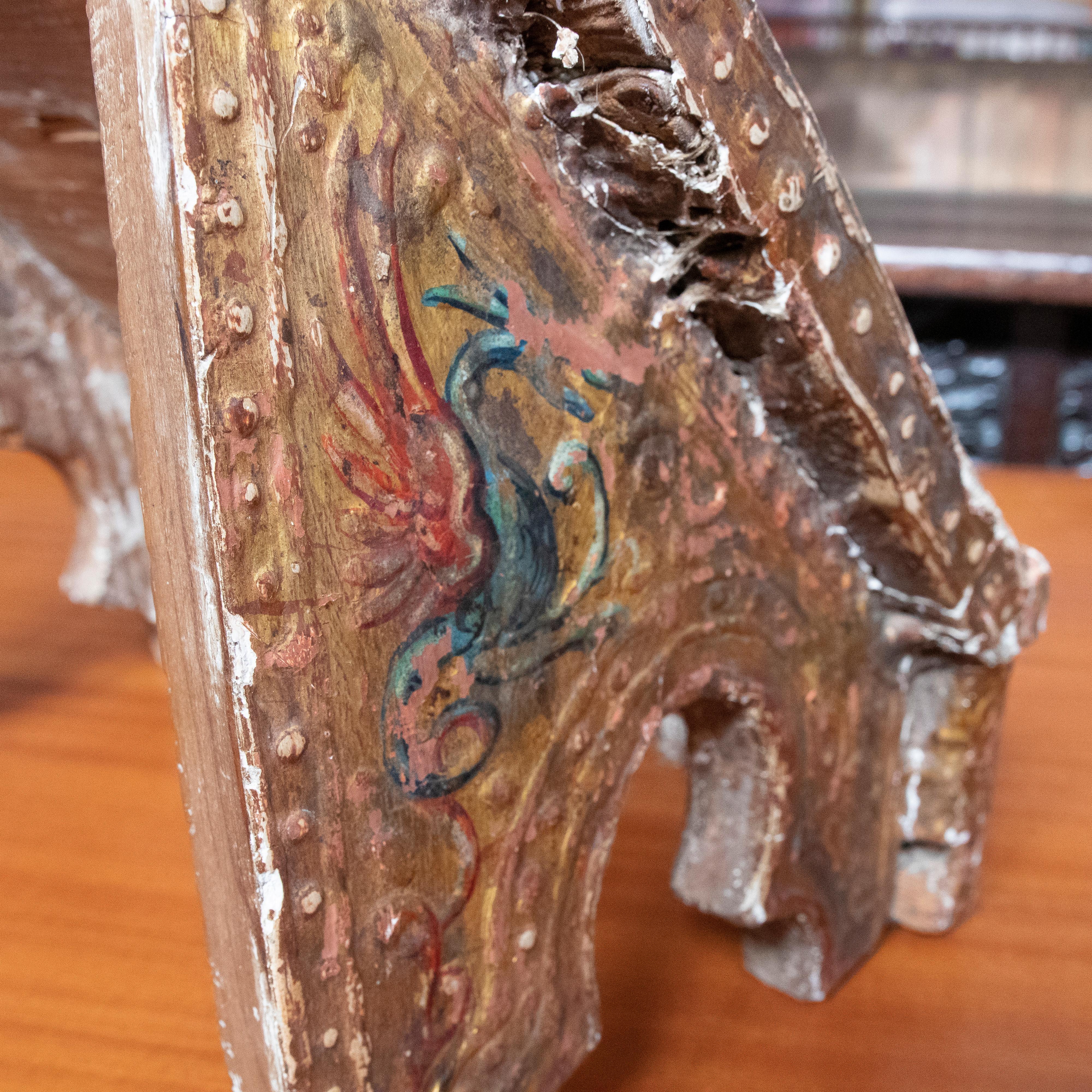 Atril de madera policromada del siglo XVIII en venta 13