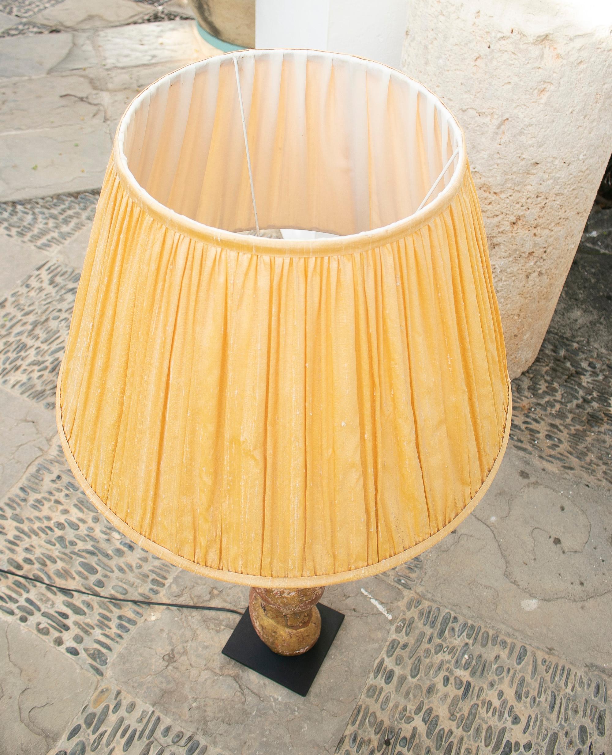 Espagnol Lampe de table en bois polychrome du XVIIIe siècle de style Solomonique en vente