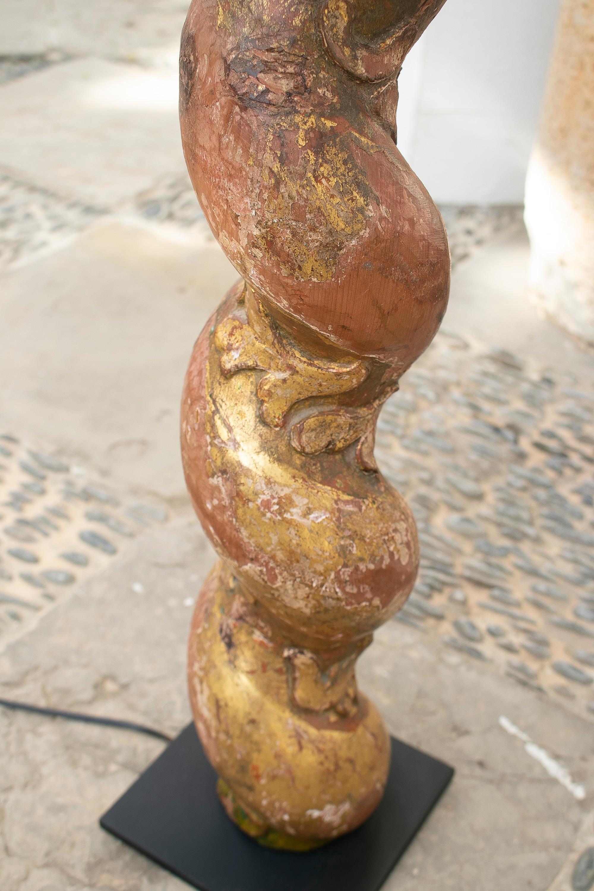Lampe de table en bois polychrome du XVIIIe siècle de style Solomonique en vente 1