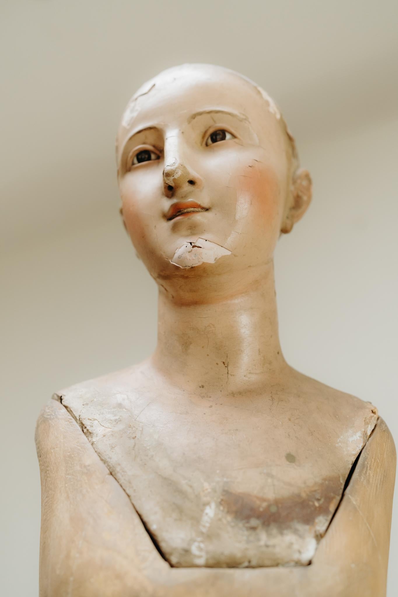 figura de santos de madera de pino policromada del siglo xviii/maniquí de procesión/capipote en venta 12