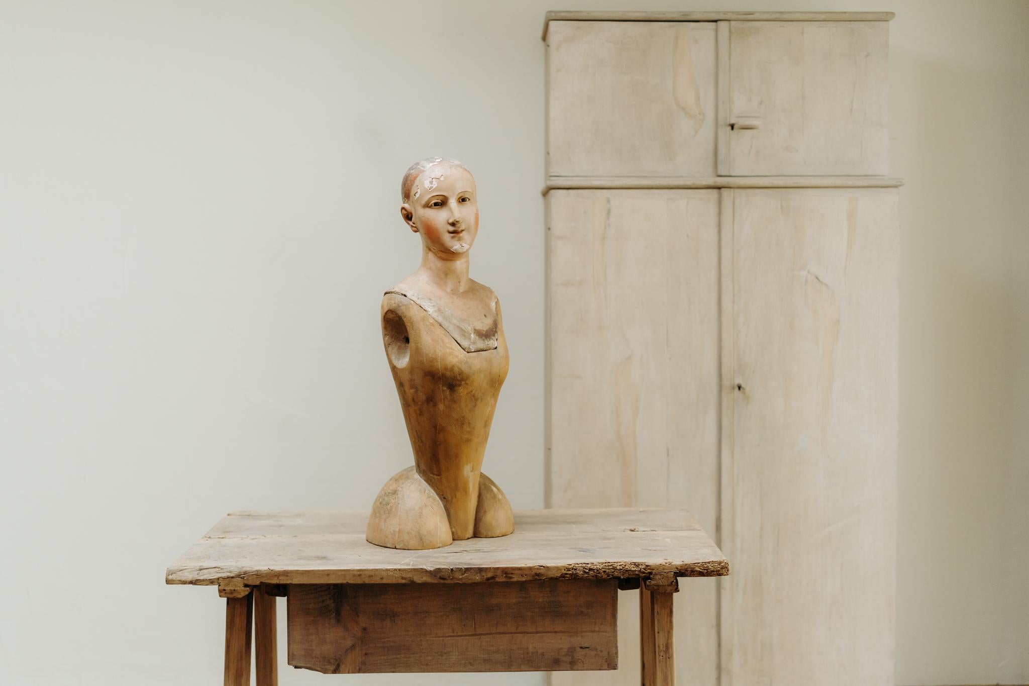 figura de santos de madera de pino policromada del siglo xviii/maniquí de procesión/capipote en venta 13