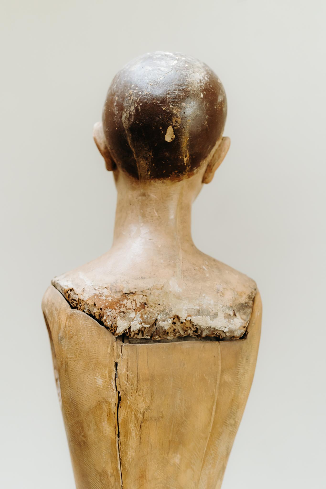 figura de santos de madera de pino policromada del siglo xviii/maniquí de procesión/capipote en venta 2