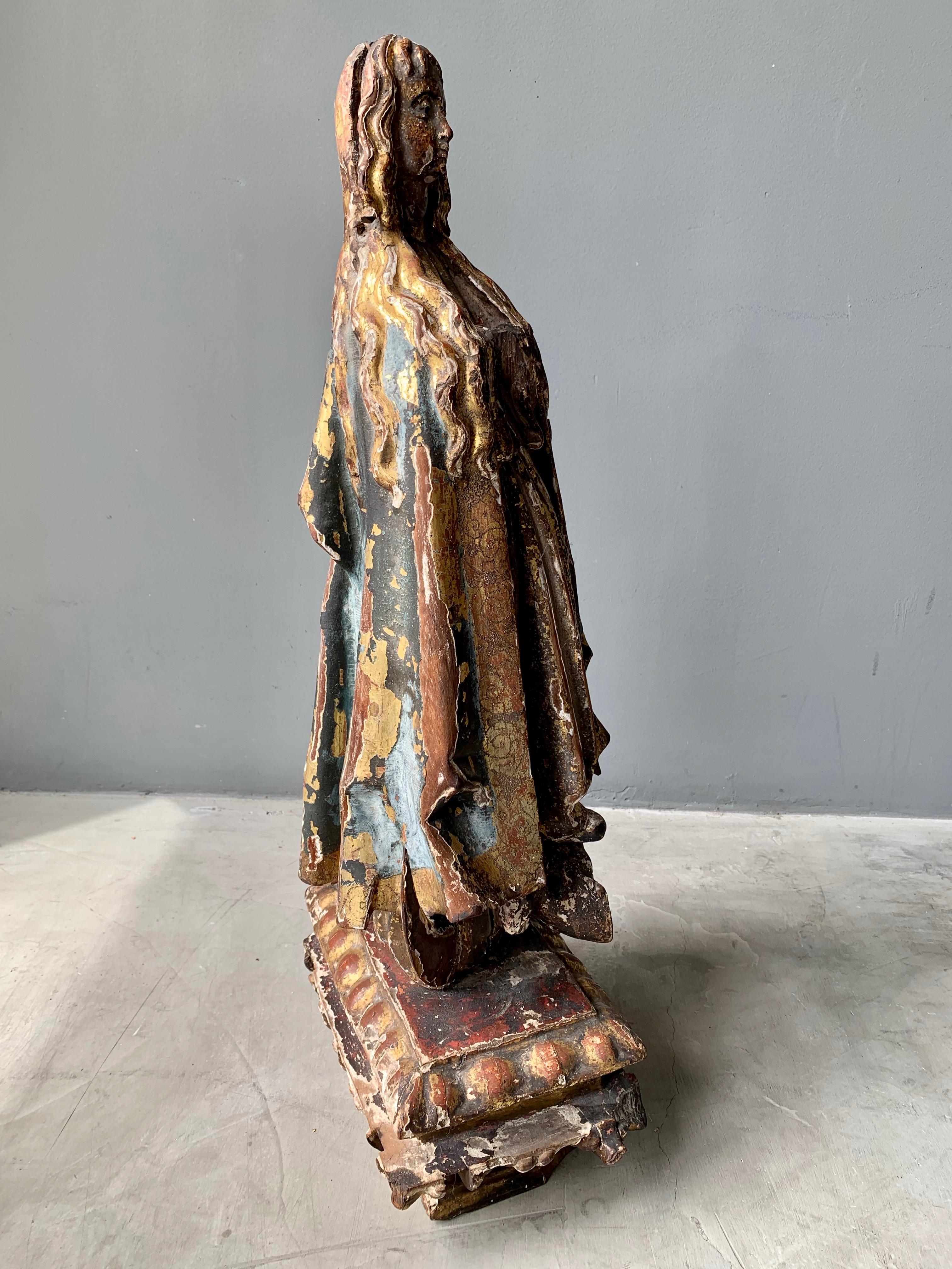 Santo policromado del siglo XVIII en venta 2