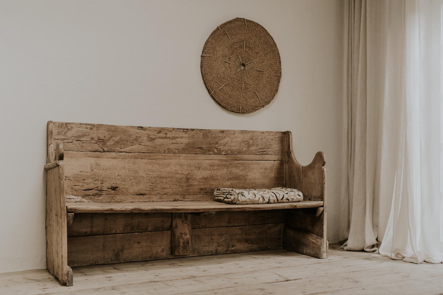 18th Century Poplarwood Spanish Bench In Distressed Condition In Brecht, BE