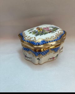 18th Century Porcelain Snuff Box by Hochst, Germany circa 1740