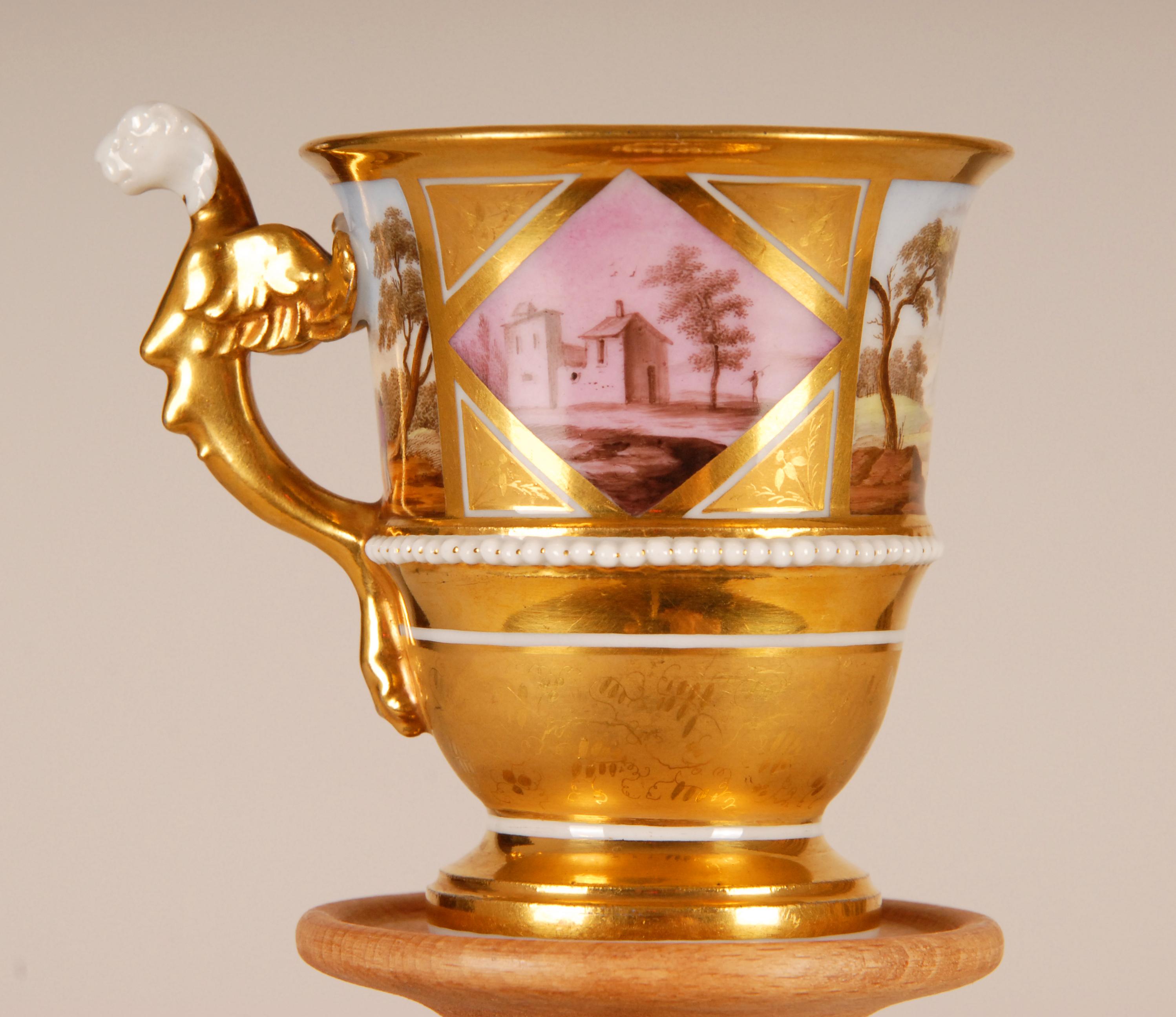 Copa y platillo de porcelana del siglo XVIII Imperio francés Locre y Russinger Francés en venta