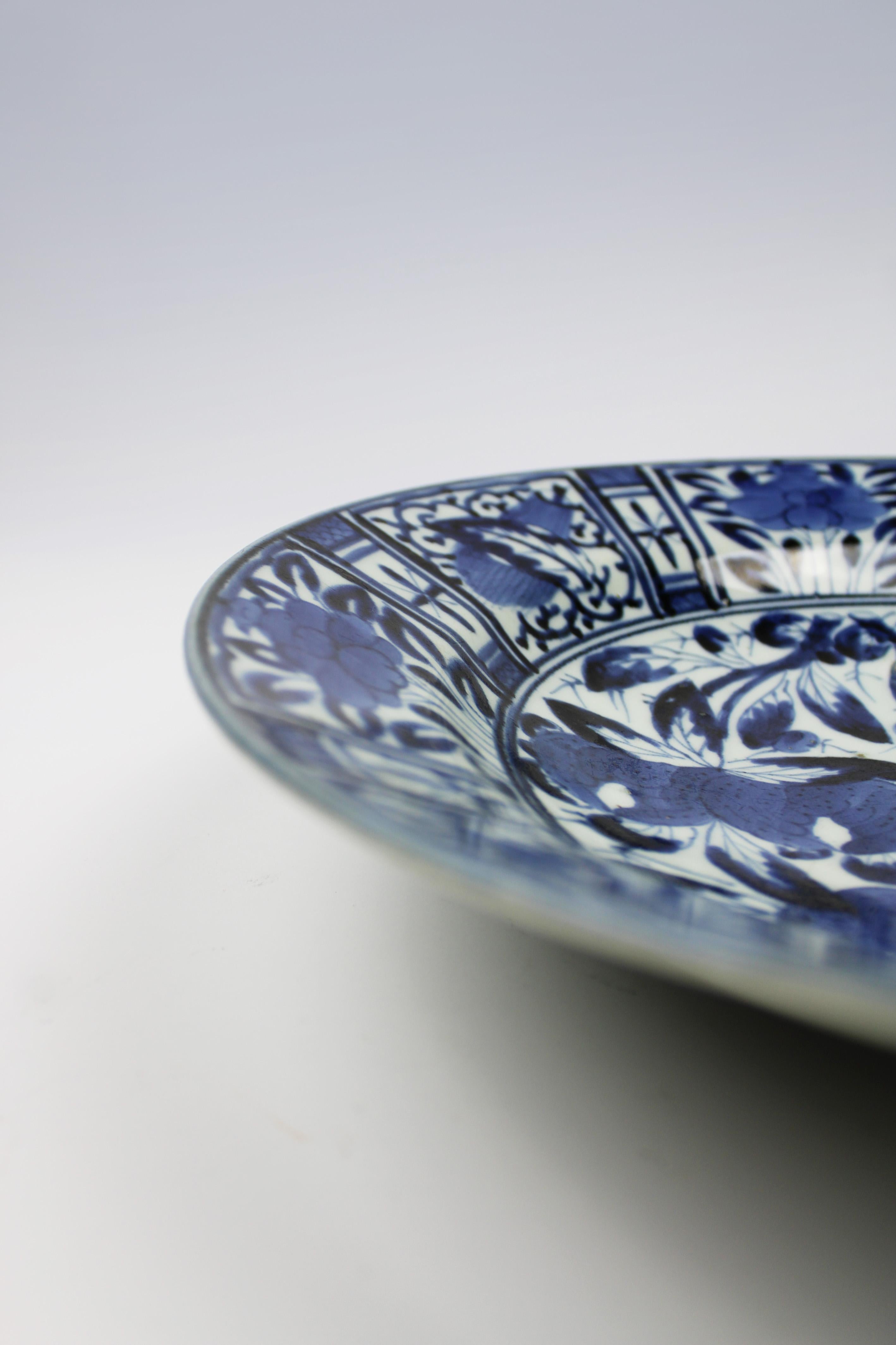 18th Century Porcelain Plate Japanese Arita Edo Period Kraak Blue White Japan  For Sale 1