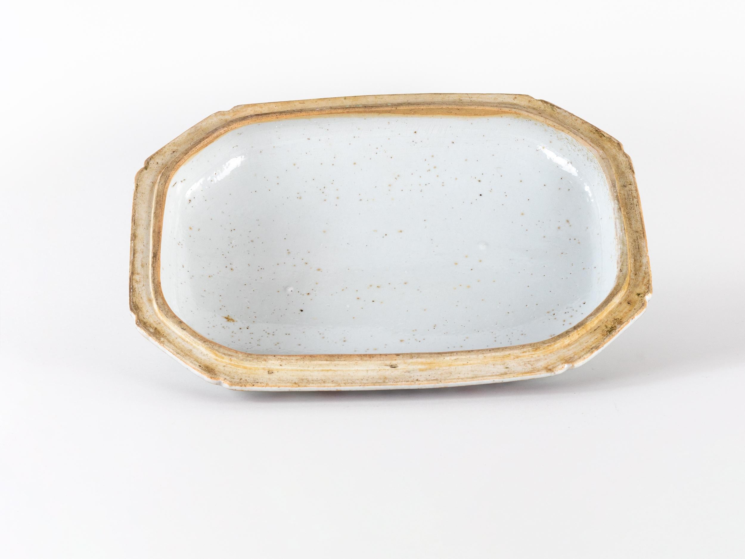Tapa de sopera de porcelana del siglo XVIII de la Compañía Portuguesa de las Indias en Bueno estado para la venta en Lisbon, PT