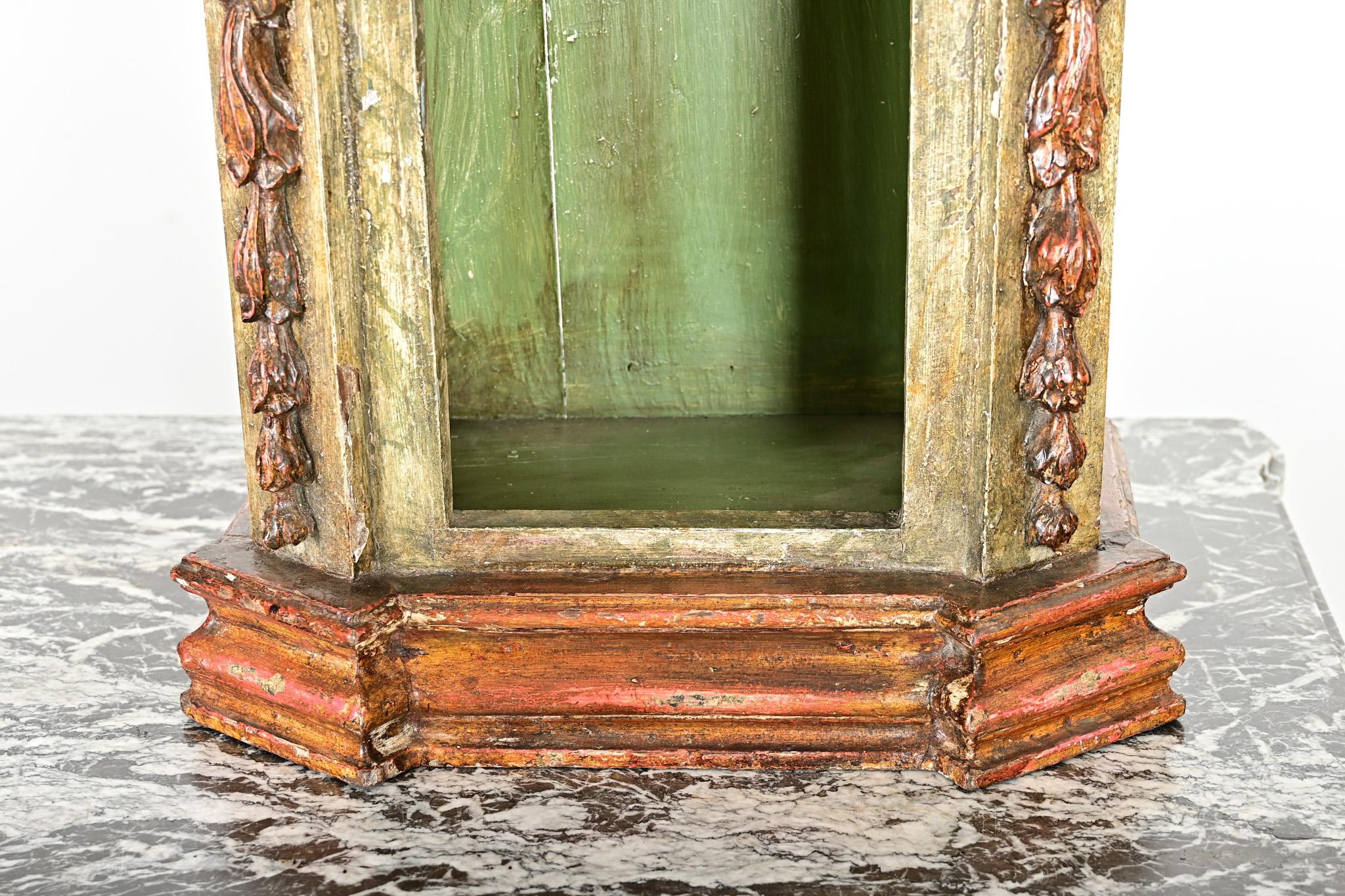 Intagliato 18th Century Portuguese Altar in vendita