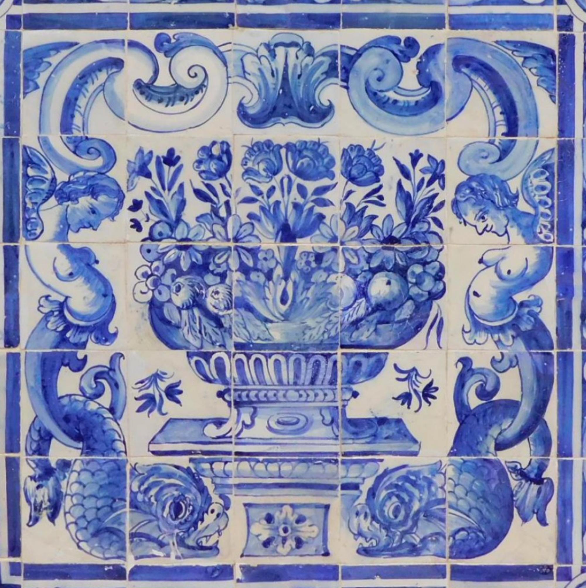 Portugiesische „“Azulejos“-Tafel „“Vase“ aus dem 18. Jahrhundert (Barock) im Angebot