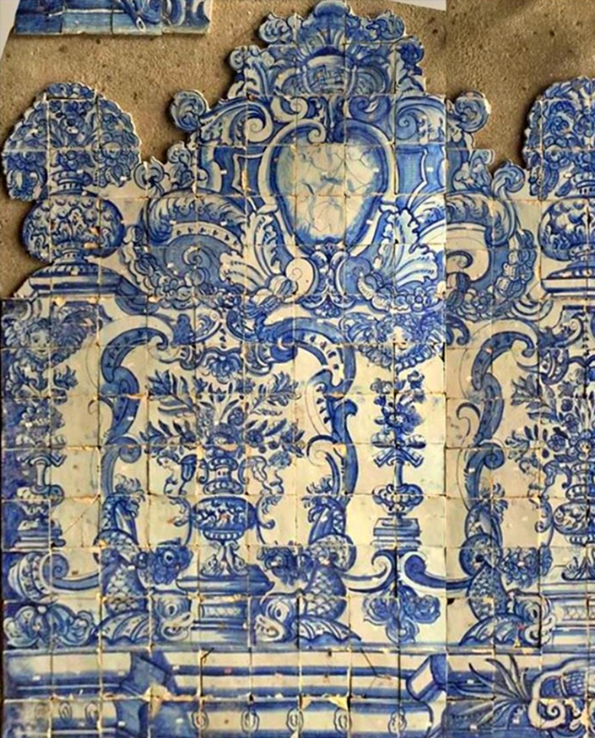 Portugiesische „“Azulejos“-Vasen aus dem 18. Jahrhundert (Barock) im Angebot