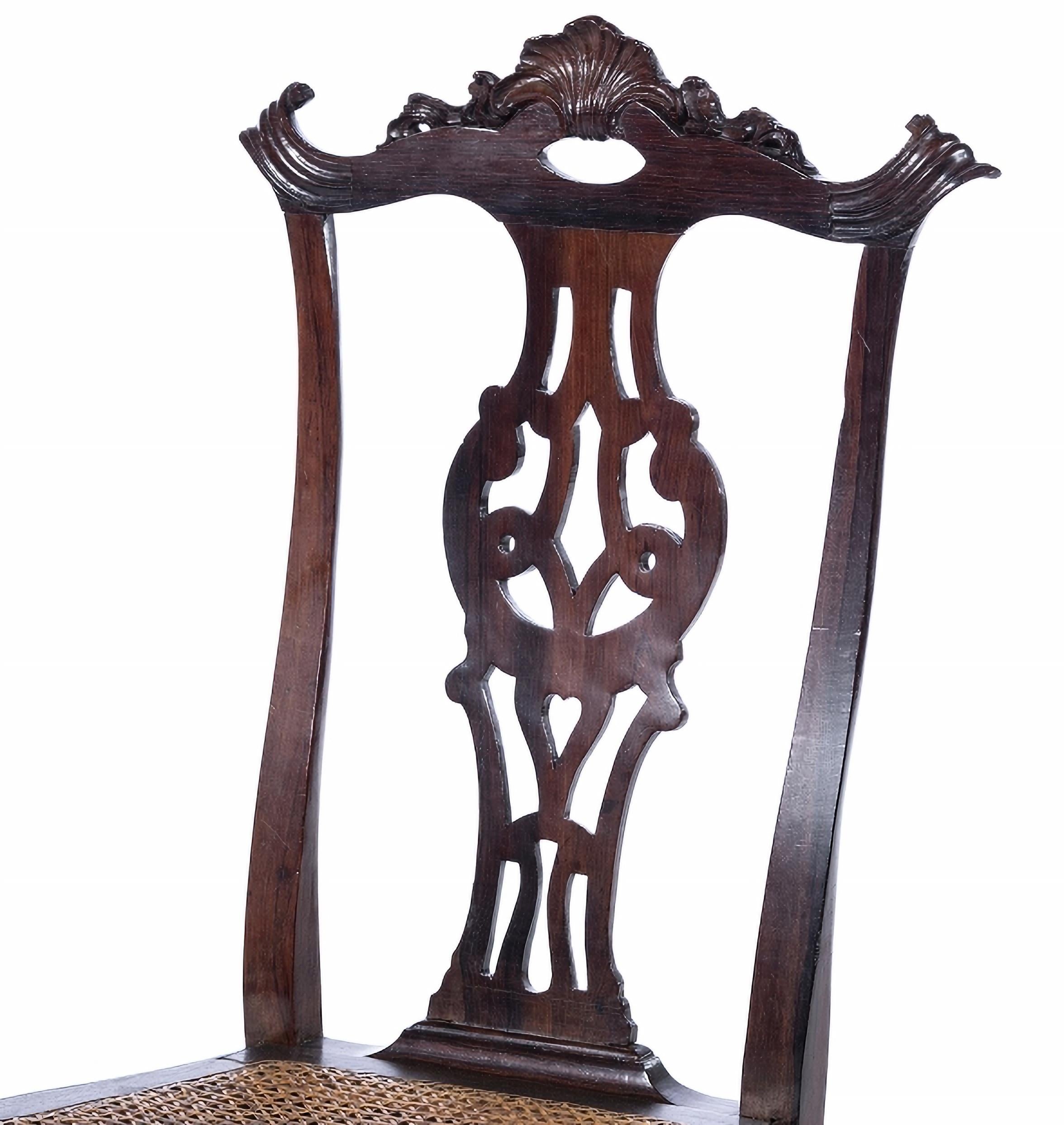 18th Century Portuguese Chair in Kingwood with Carvings In Good Condition In Madrid, ES