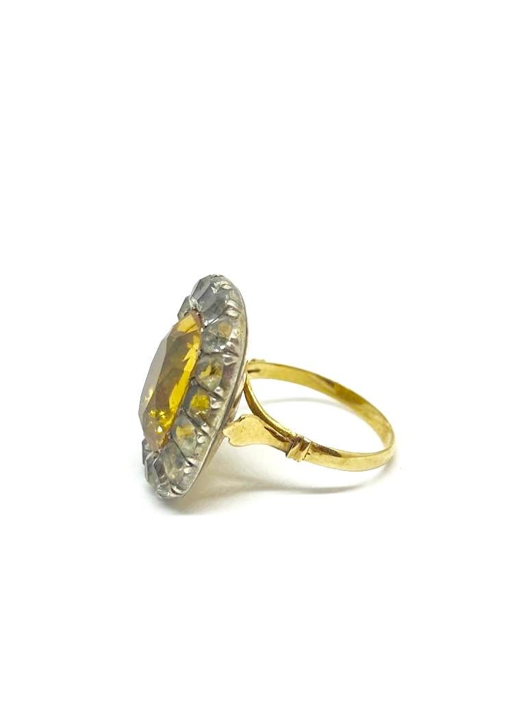 Beautiful 18th century Portuguese Citrine ring in Gold and silver with “minas novas’ around The citrine.
Look at the stone. It’s been sitting in that engraved rectangular bezel for around 250 years. Look how it seems to melt in it’s setting. Because