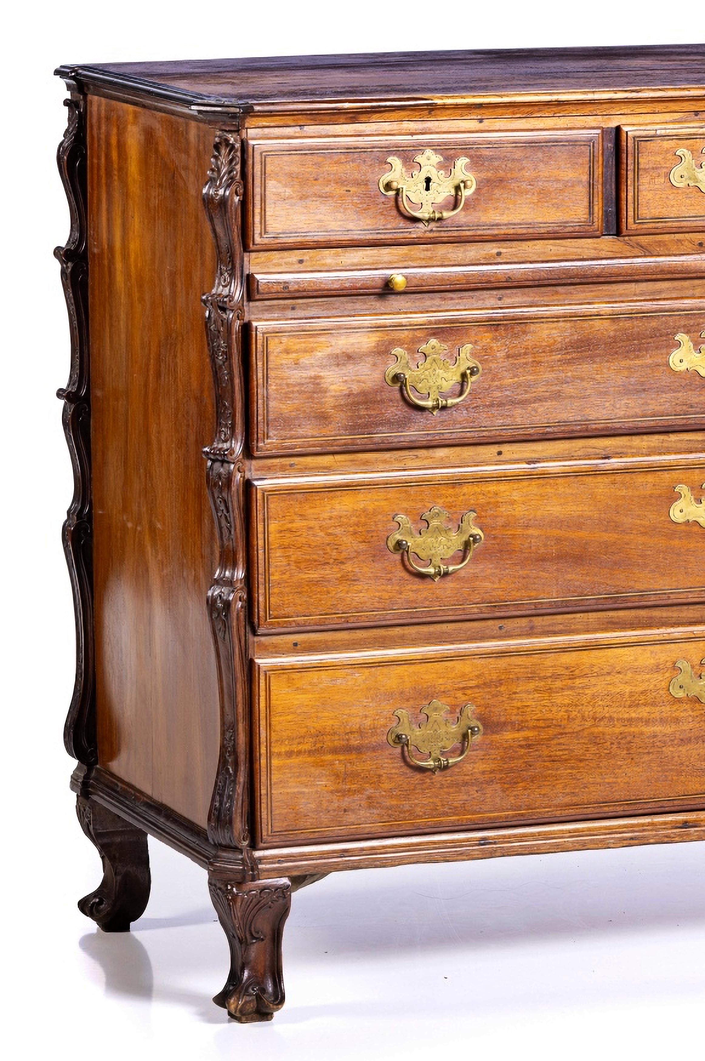 Renaissance 18th Century Portuguese Dresser For Sale