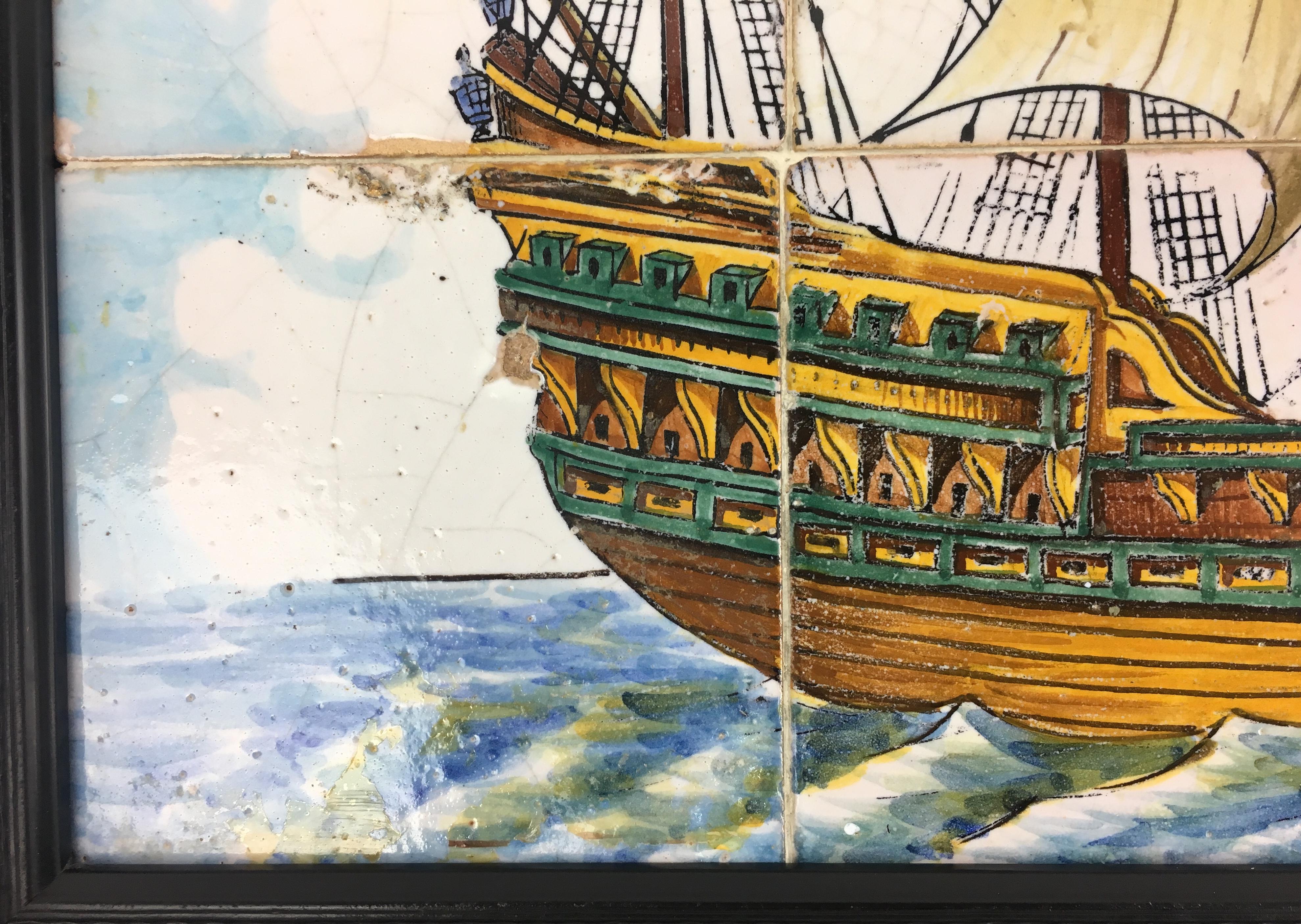 Portugiesische Wandfliesen des 18. Jahrhunderts, Wandbehang mit Segelboot am Meer (Handgefertigt) im Angebot