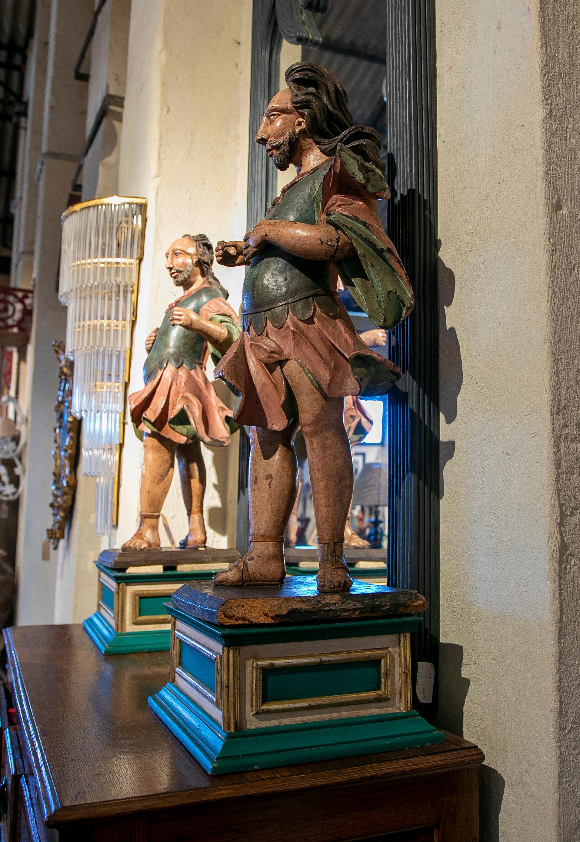 18th Century Portuguese Pair of Polychrome Sculptures of Warriors on Pedestal For Sale 5