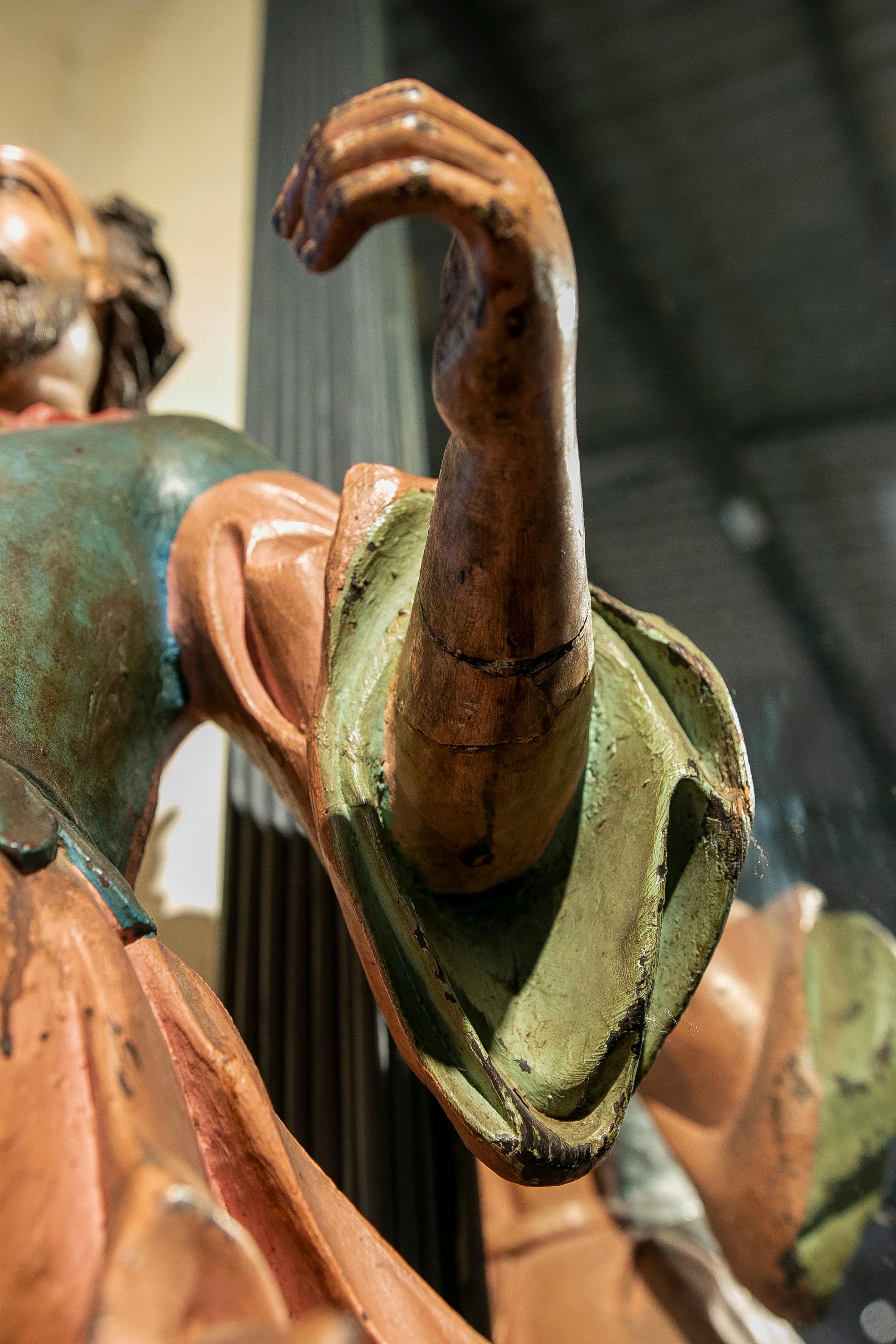 Paire de sculptures portugaises polychromes du 18ème siècle  Guerriers sur piédestal  en vente 12